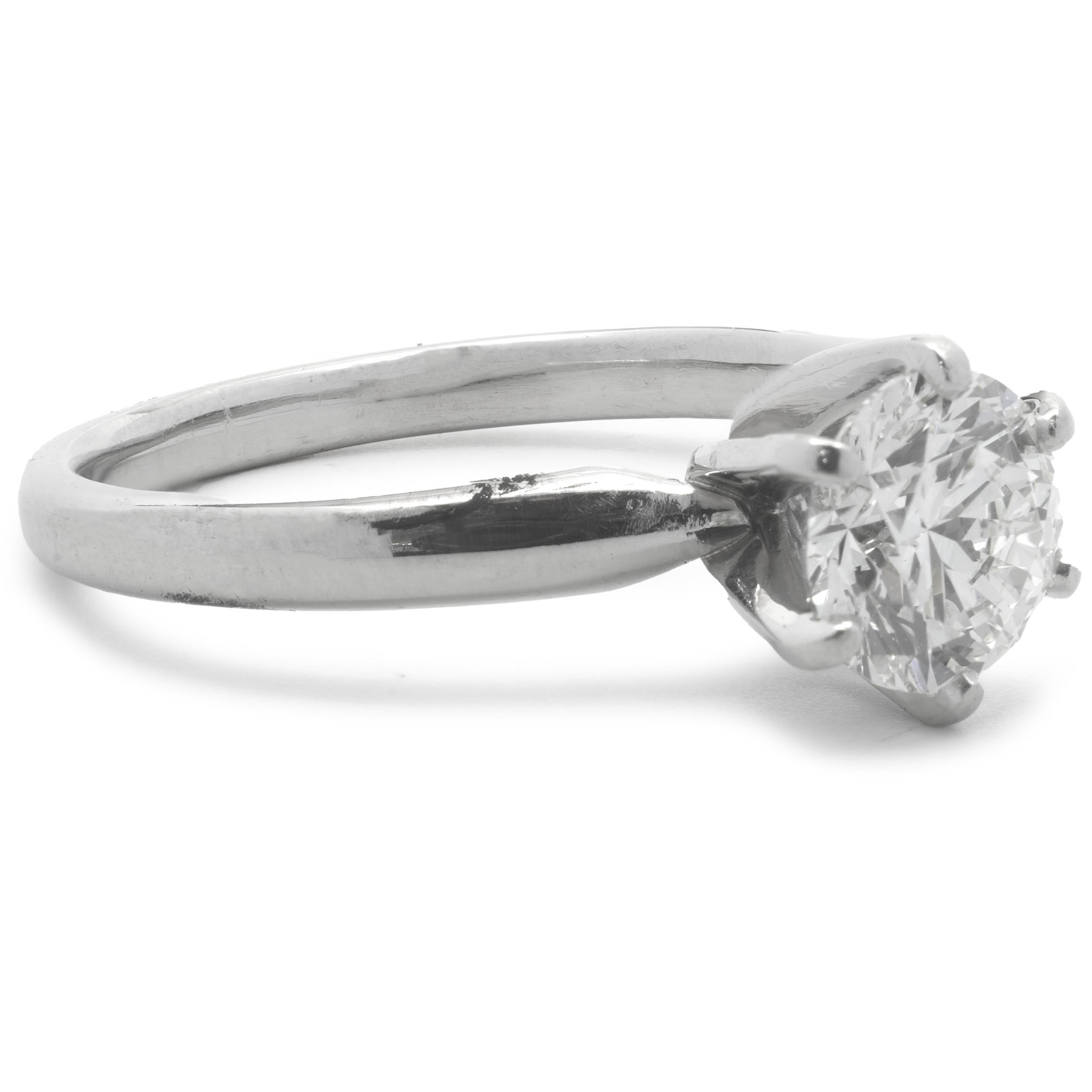 Designer: personalizzato
Materiale: platino
Diamante: 1 taglio brillante rotondo = 1,20cttw
Colore: I
Chiarezza: SI1
GIA: 5156526902
Misura dell'anello: 8 (si prega di attendere fino a 2 giorni lavorativi in più per le richieste di