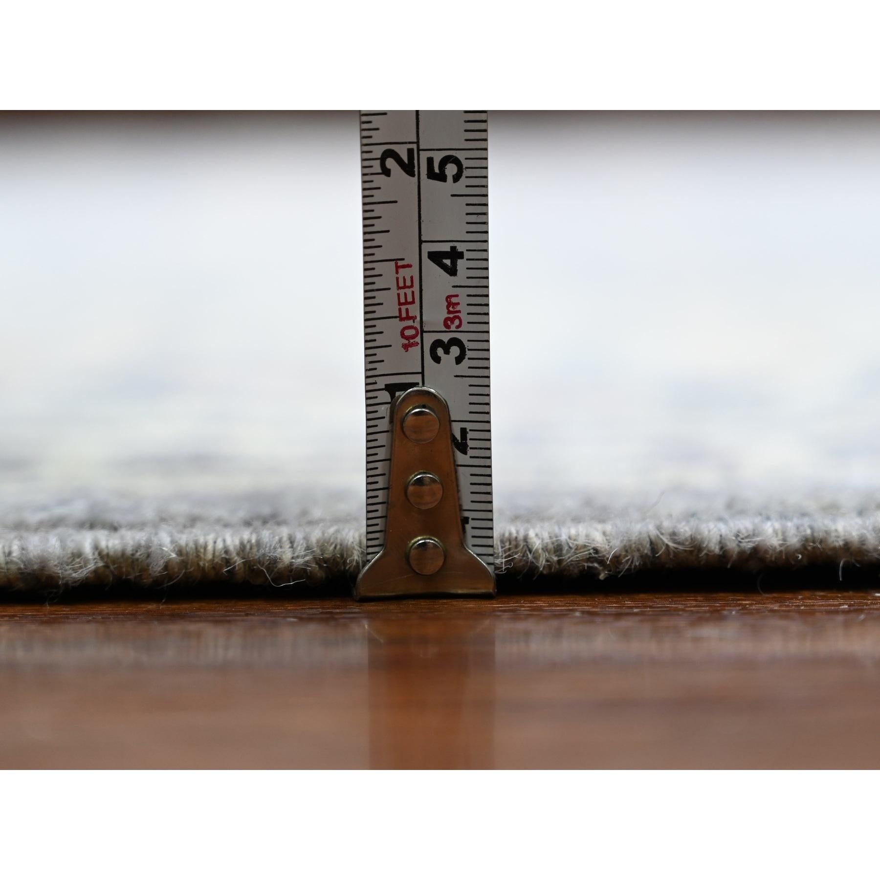 Tapis Peshawar gris platine noué à la main et lavé à la pierre 10'0