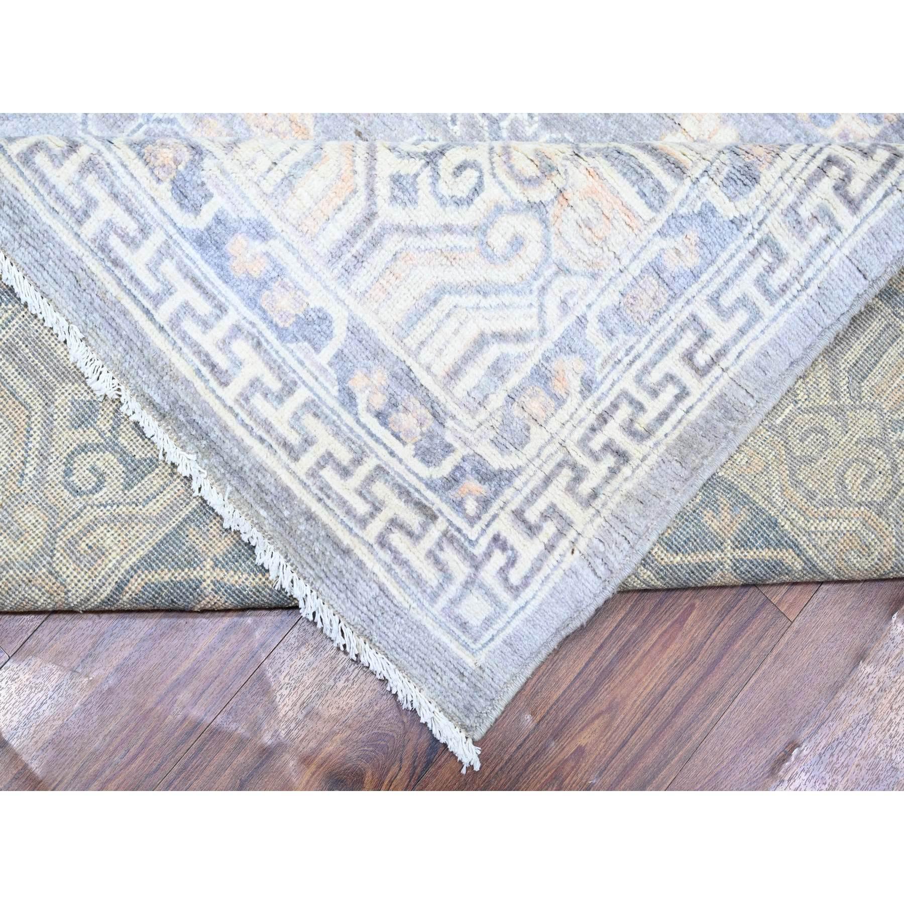 Tapis Peshawar gris platine noué à la main et lavé à la pierre 10'0