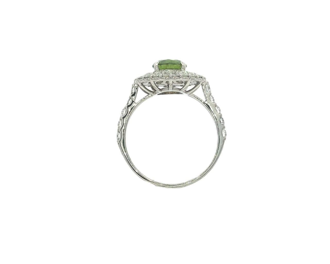 Bague double halo en platine GRS 2.29ctw Green Demantoid Garnet Diamond en vente 10