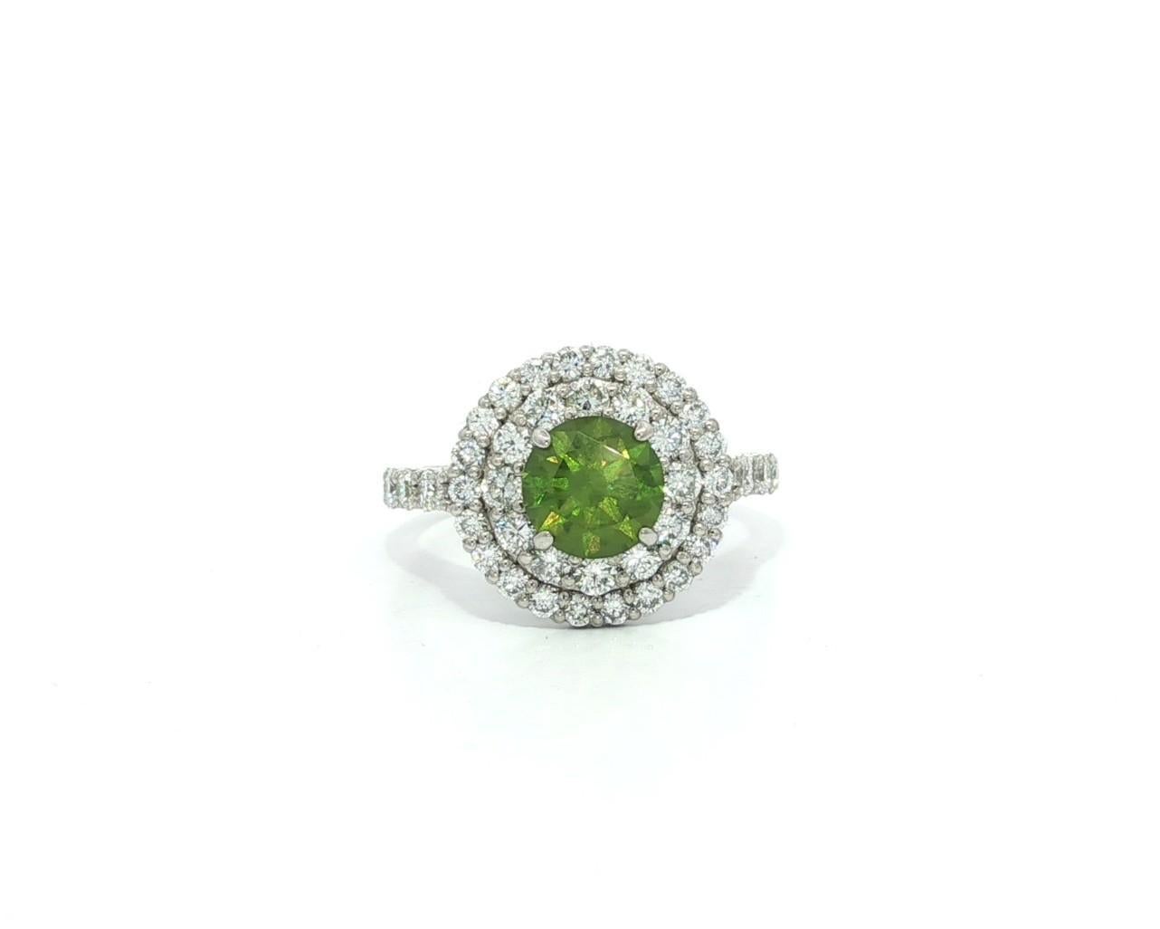 Bague double halo en platine GRS 2.29ctw Green Demantoid Garnet Diamond en vente 4