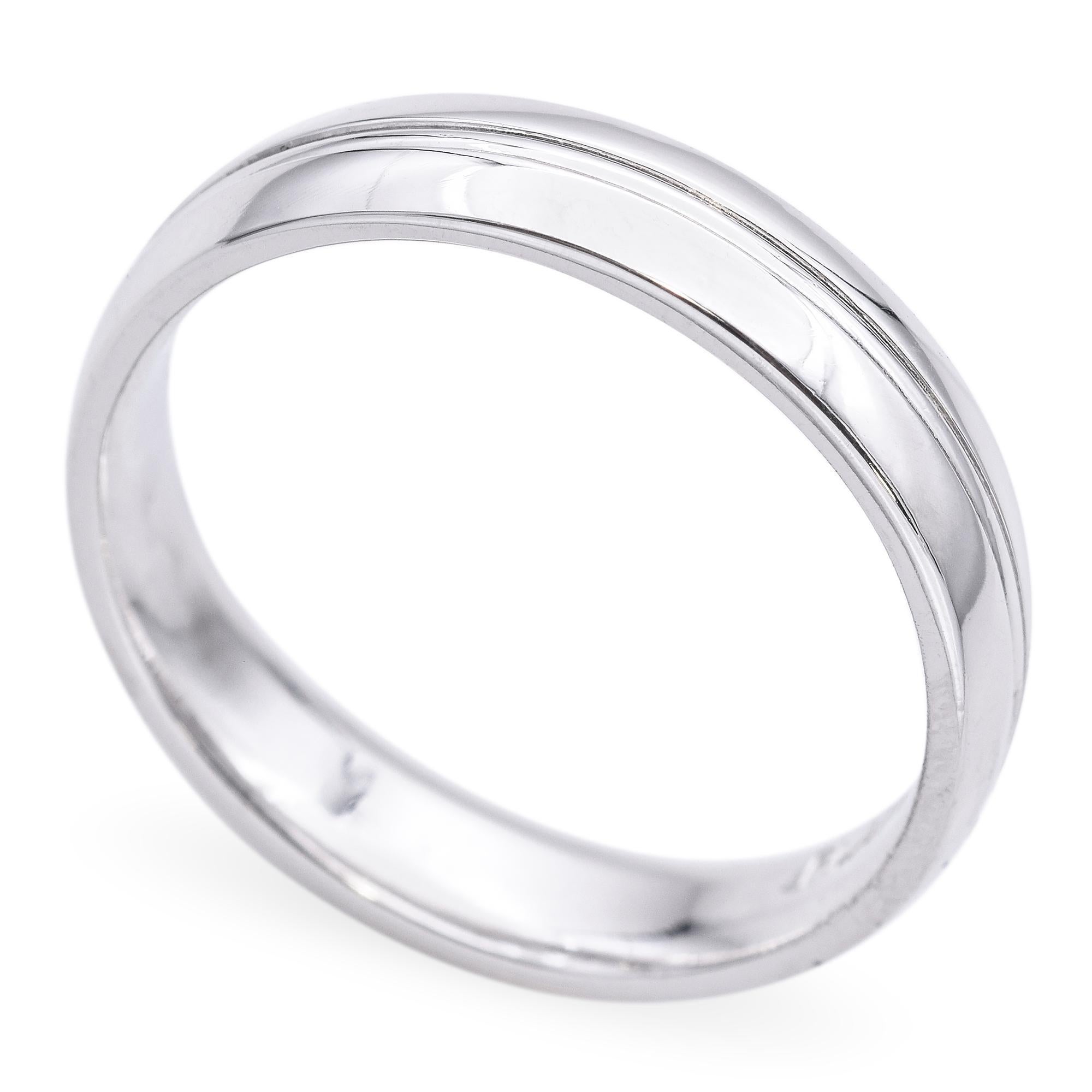 Anillo de boda para hombre con borde semicircular de platino en venta 1