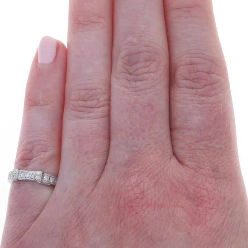 Fede nuziale incisa a mano in platino - Anello 950 Round Brilliante .20ctw In condizioni ottime in vendita a Greensboro, NC