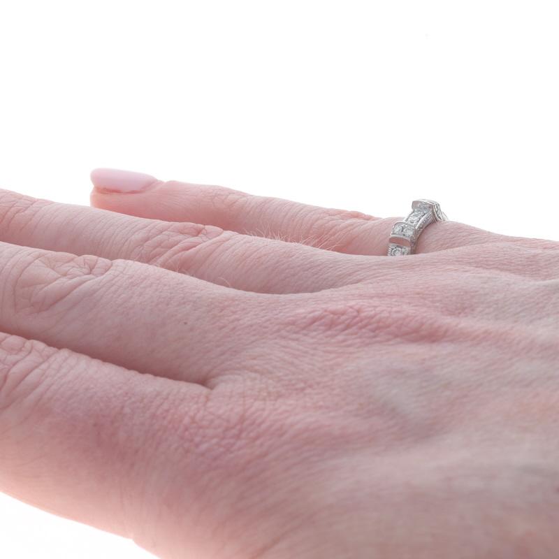 Fede nuziale incisa a mano in platino - Anello 950 Round Brilliante .20ctw in vendita 1