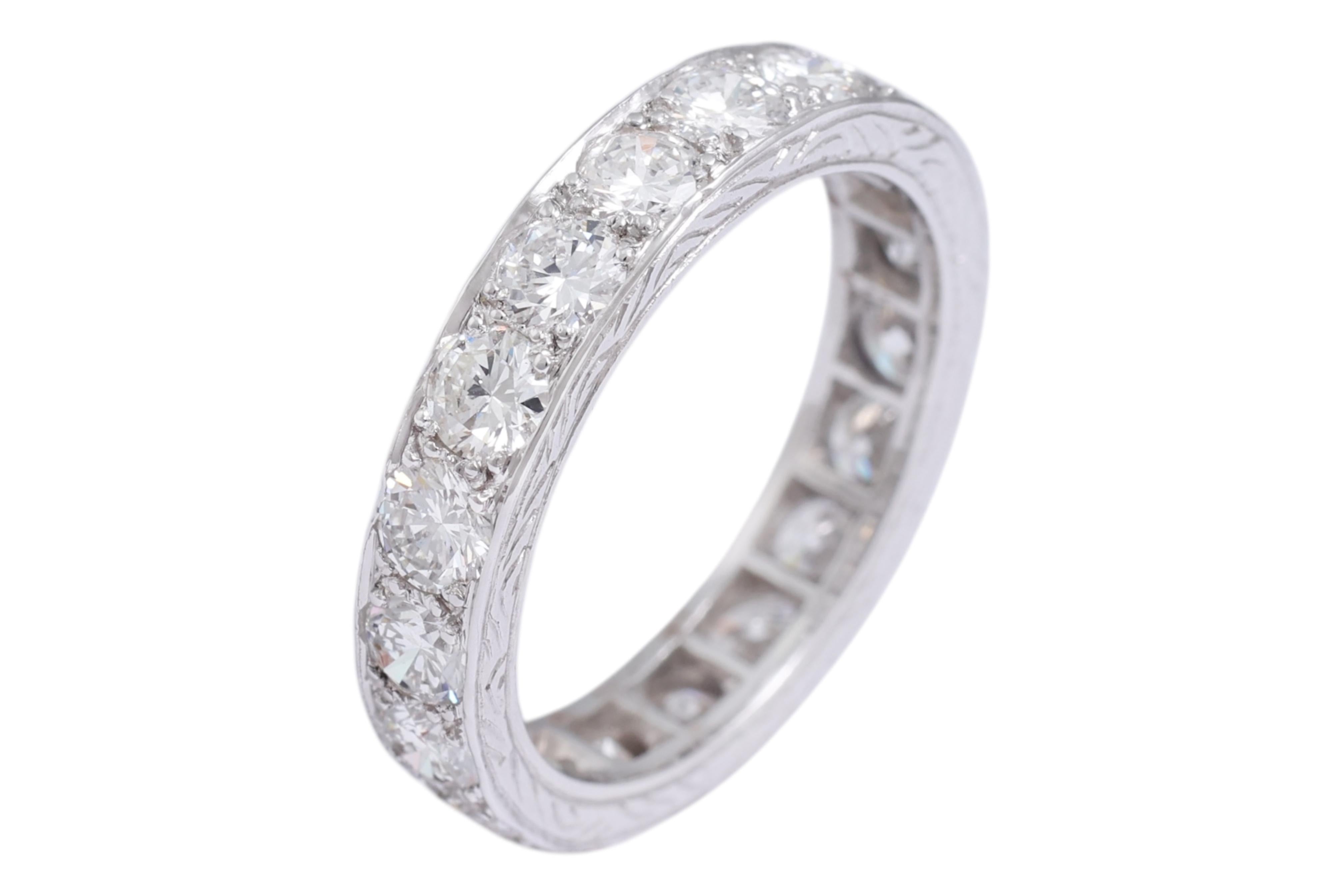 Handgravierter Platin-Ehering mit 2,85 ct Top Color & Quality Diamanten im Zustand „Hervorragend“ im Angebot in Antwerp, BE