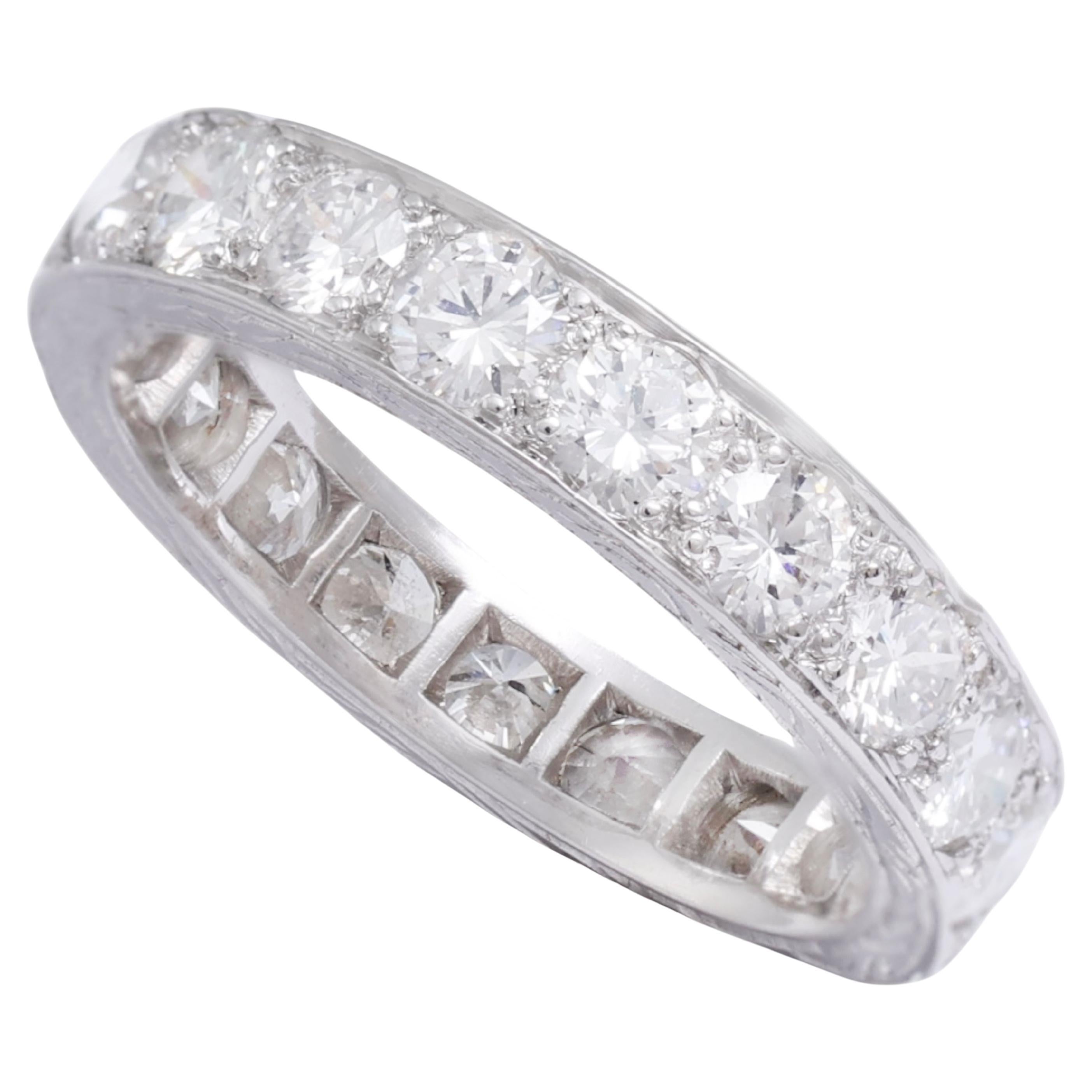 Handgravierter Platin-Ehering mit 2,85 ct Top Color & Quality Diamanten im Angebot