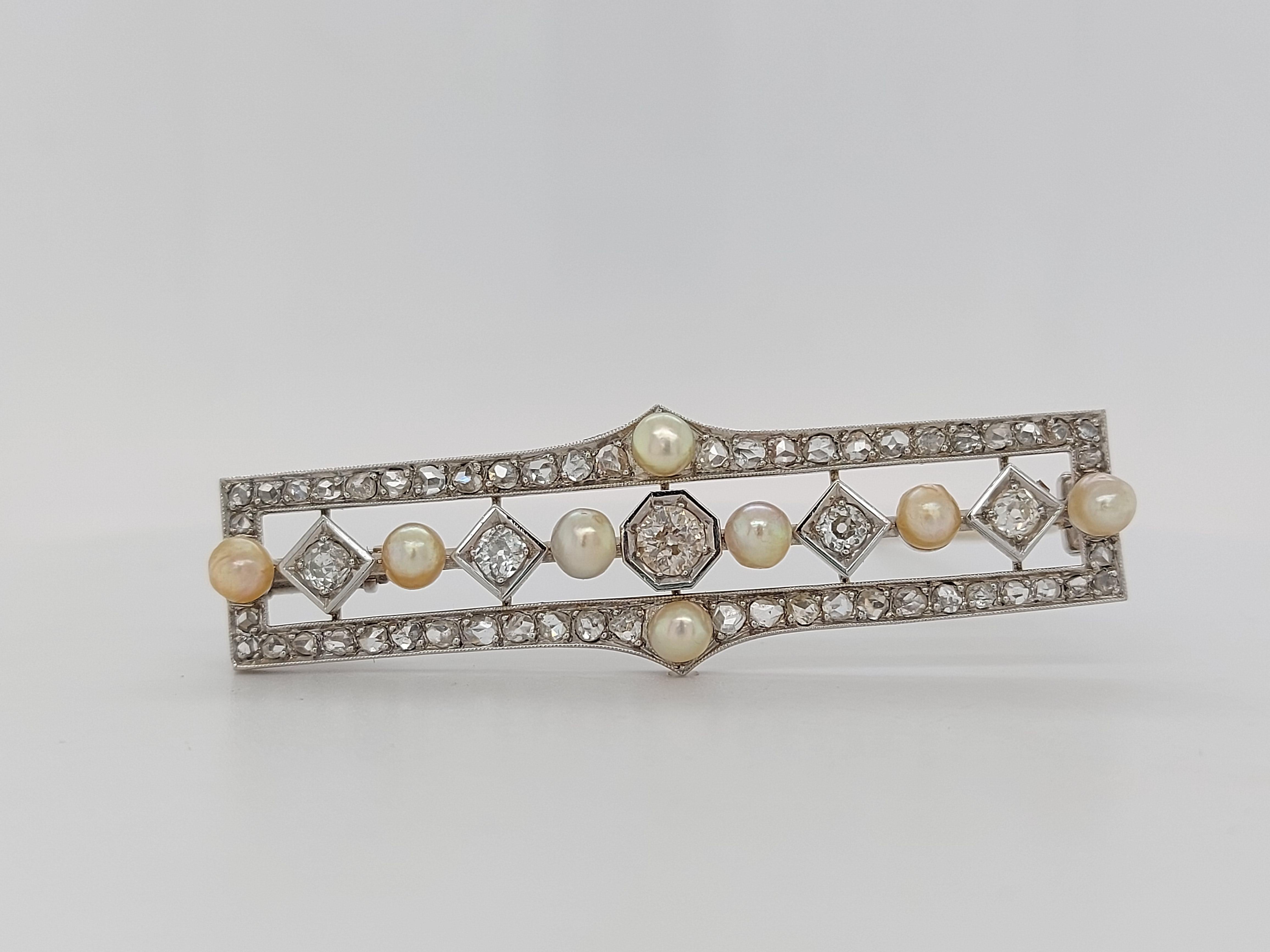 Platinum Handmade Bar Brooch with Diamond and Pearls In Excellent Condition For Sale In Antwerp, BE