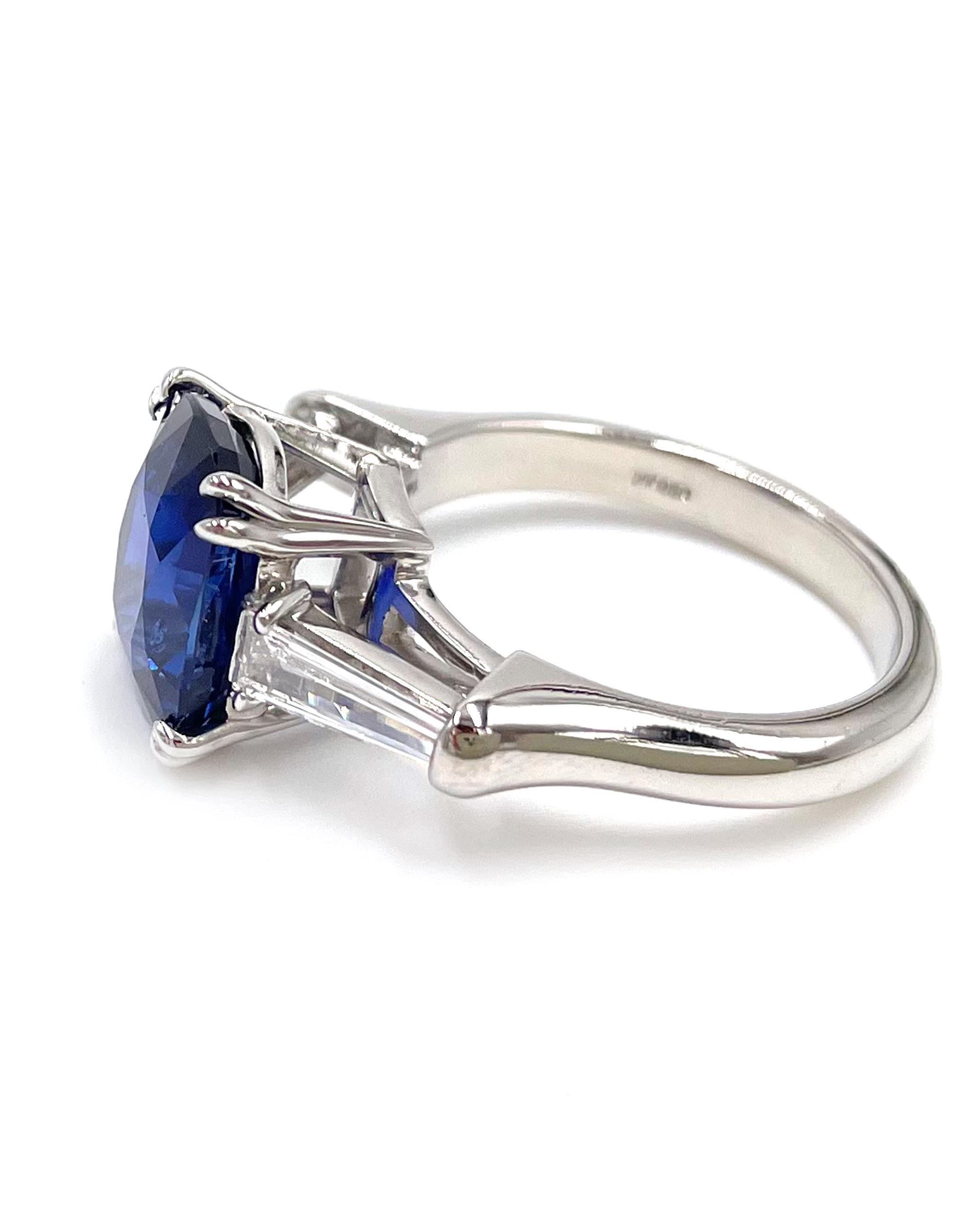 Platinum Hand Made Ring with Baguettes and Ceylon Sapphire, Certified In New Condition For Sale In Old Tappan, NJ