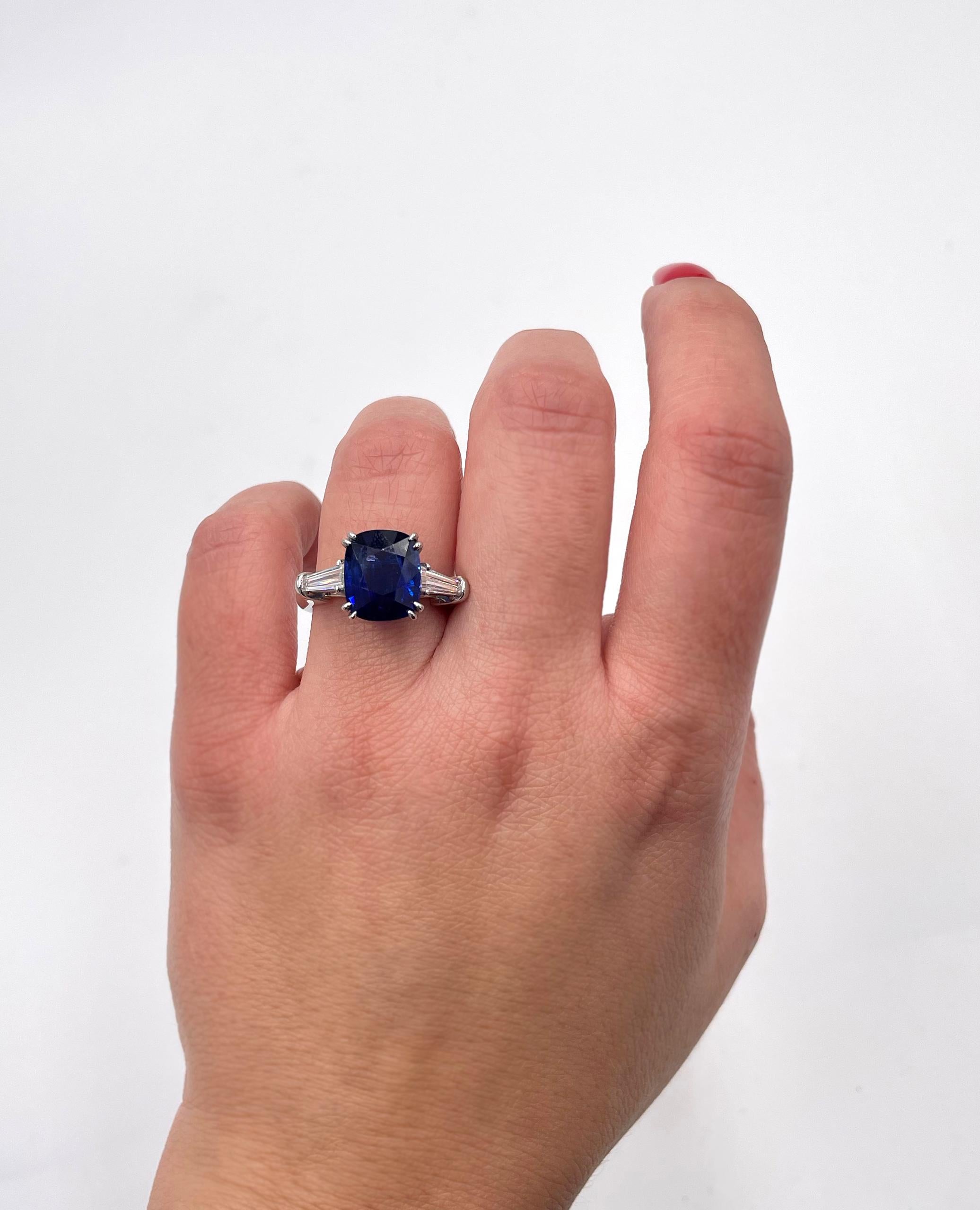 Women's Platinum Hand Made Ring with Baguettes and Ceylon Sapphire, Certified For Sale