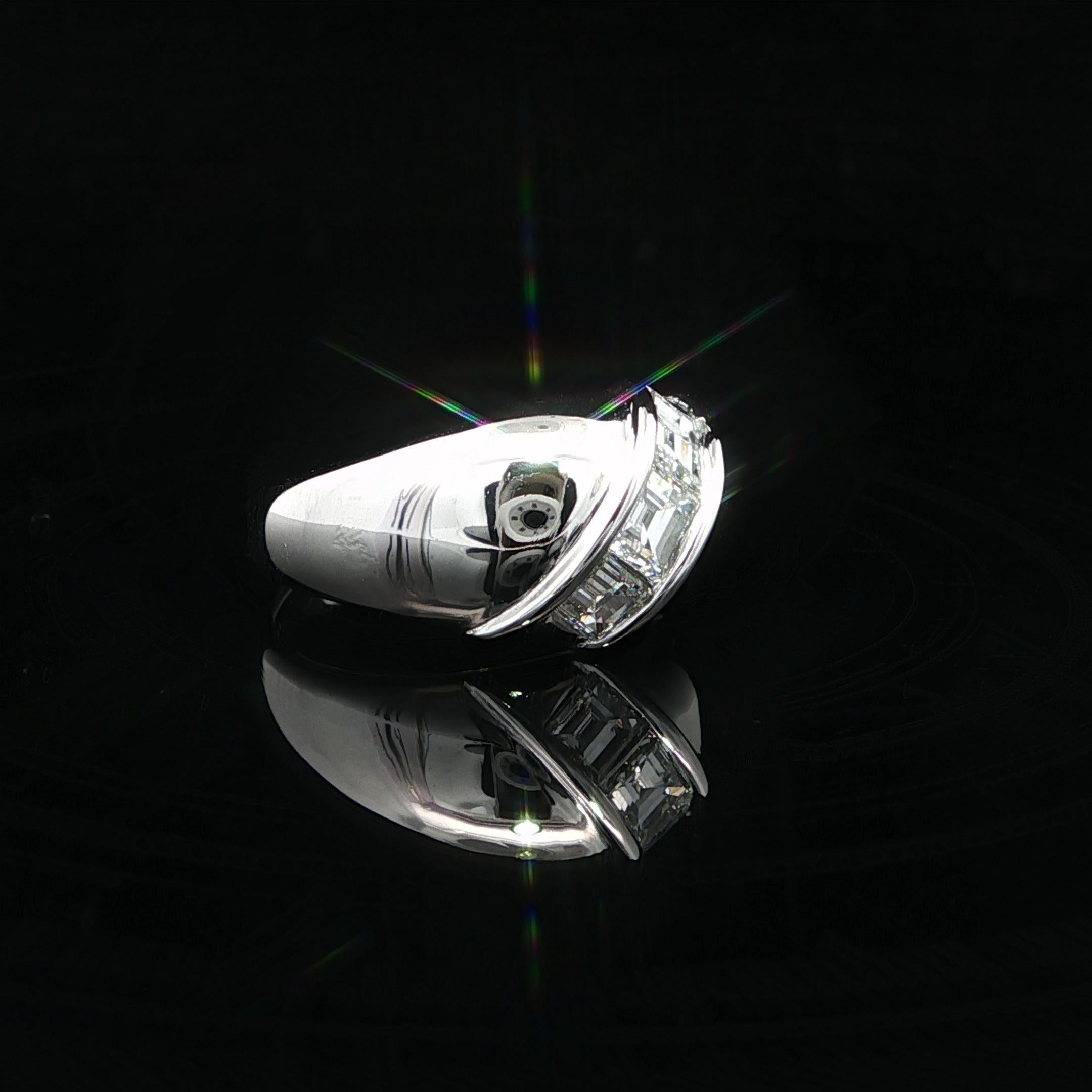 Platin Hochwertiger 1.04ct F VS Step Carré Cut Channel 3 Diamant Band Ring (Carréeschliff) im Angebot
