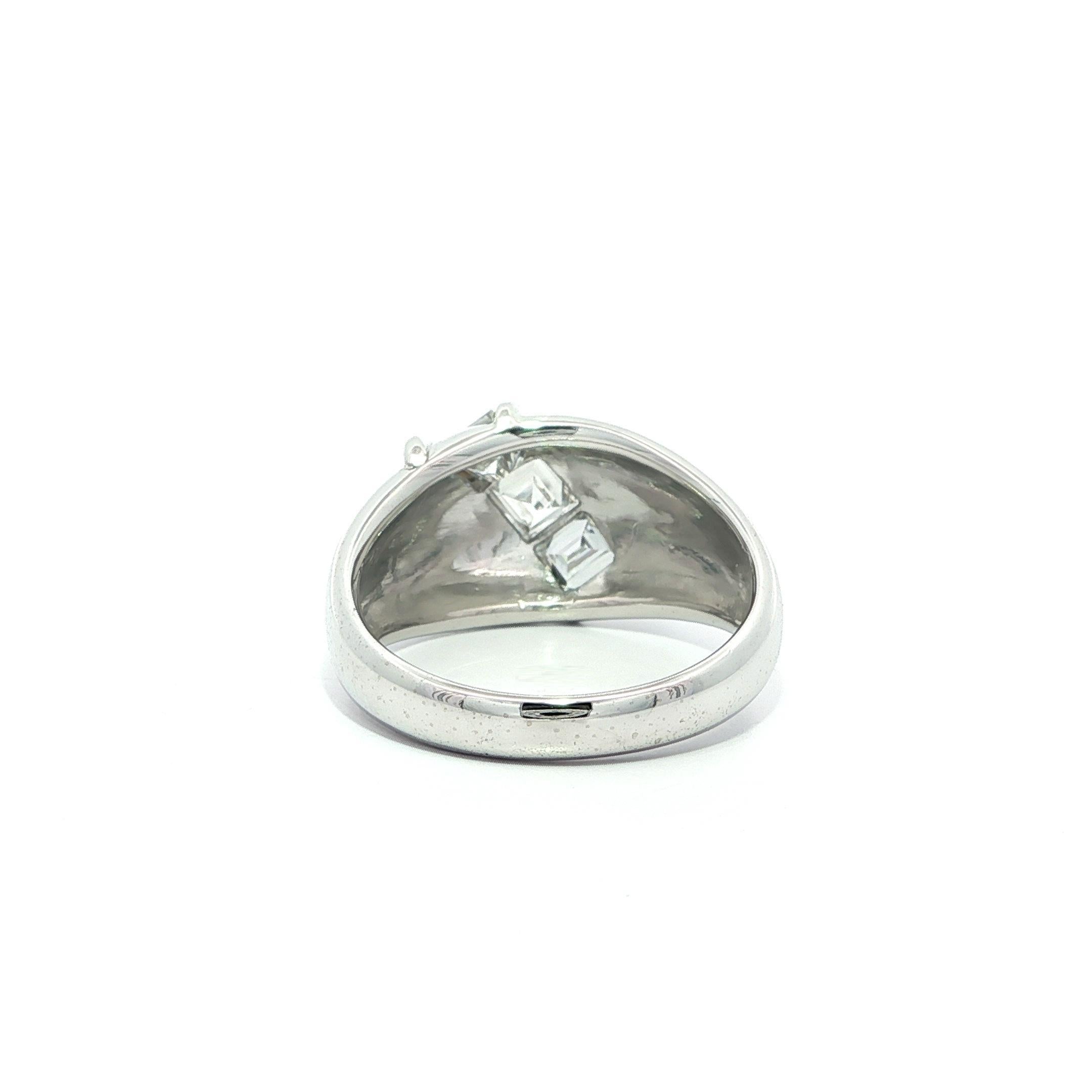 Platin Hochwertiger 1.04ct F VS Step Carré Cut Channel 3 Diamant Band Ring im Zustand „Hervorragend“ im Angebot in Montclair, NJ