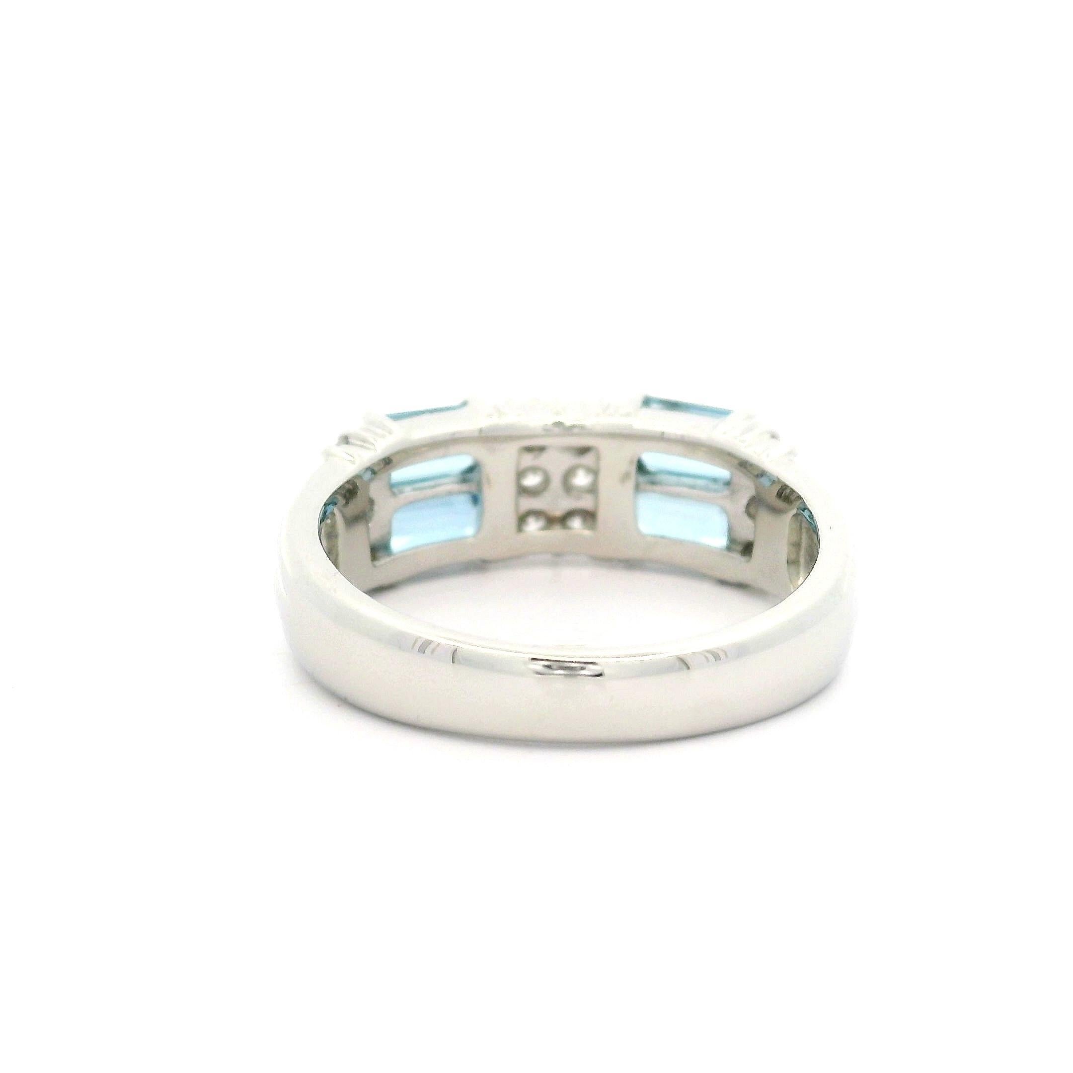 Anello in platino di alta qualità con acquamarina e diamanti taglio smeraldo da 1,37 ct. In condizioni ottime in vendita a Montclair, NJ