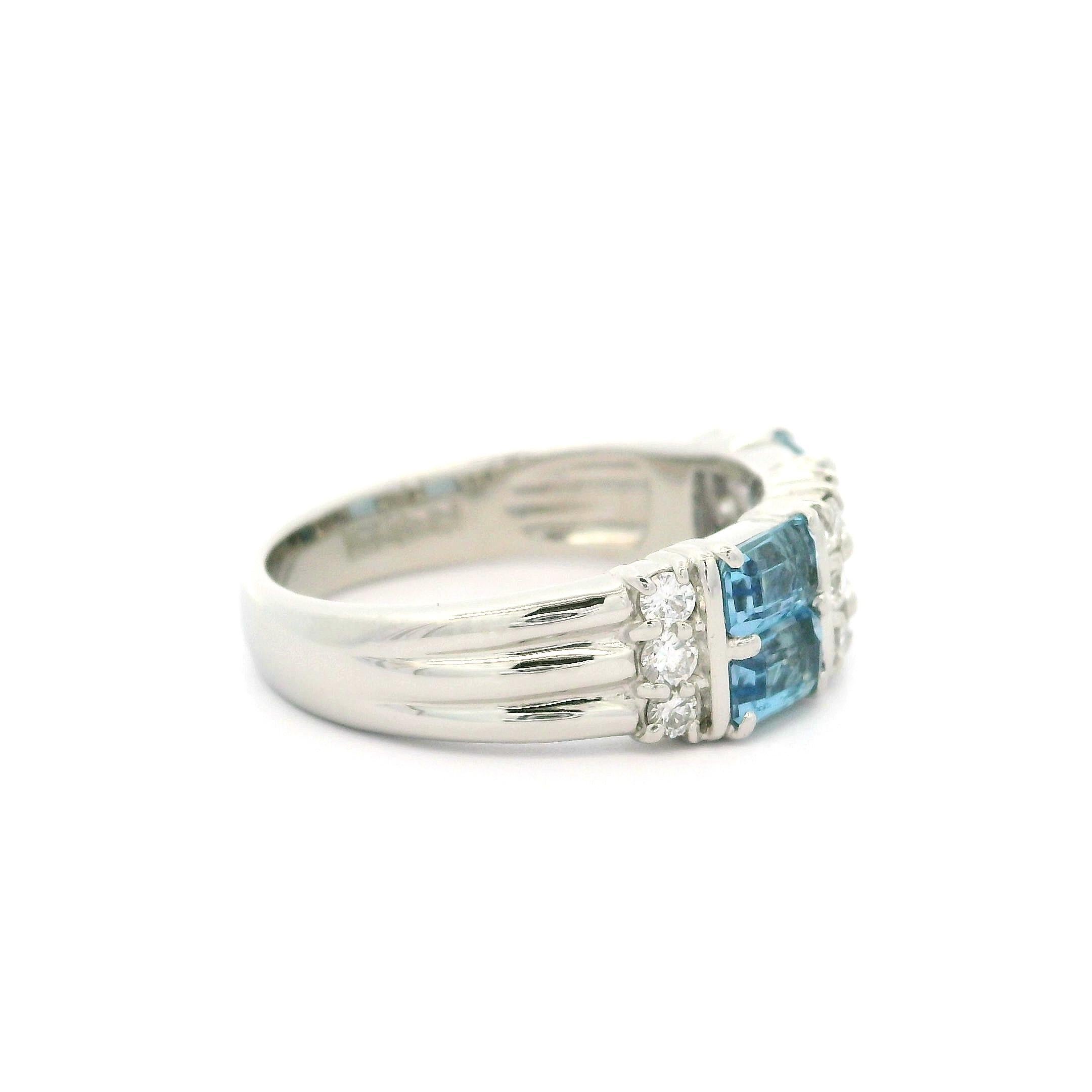 Donna Anello in platino di alta qualità con acquamarina e diamanti taglio smeraldo da 1,37 ct. in vendita