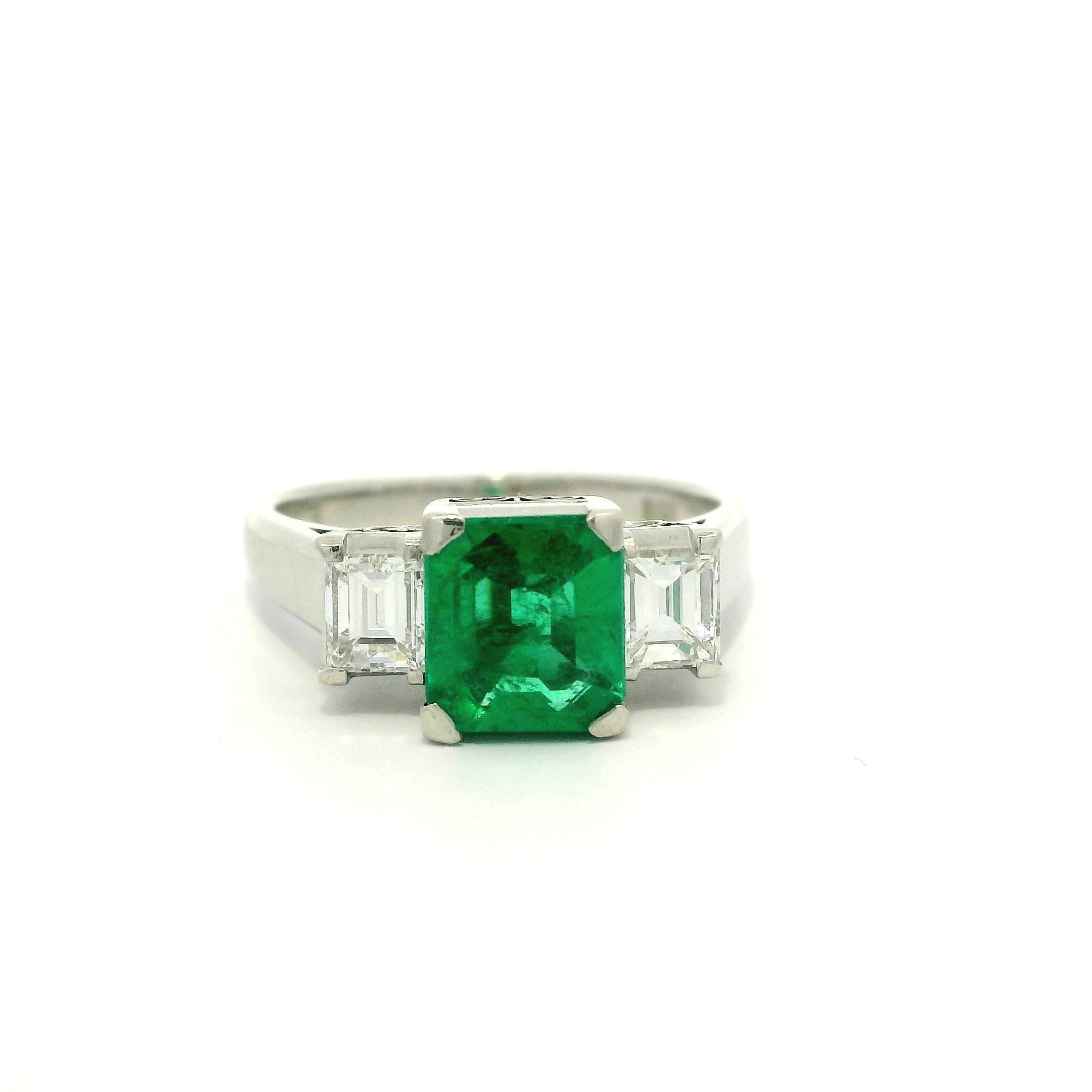 Platinum High Quality GIA 1.57ctw Step Emerald & Diamond Sides 3 Stone Ring For Sale 7