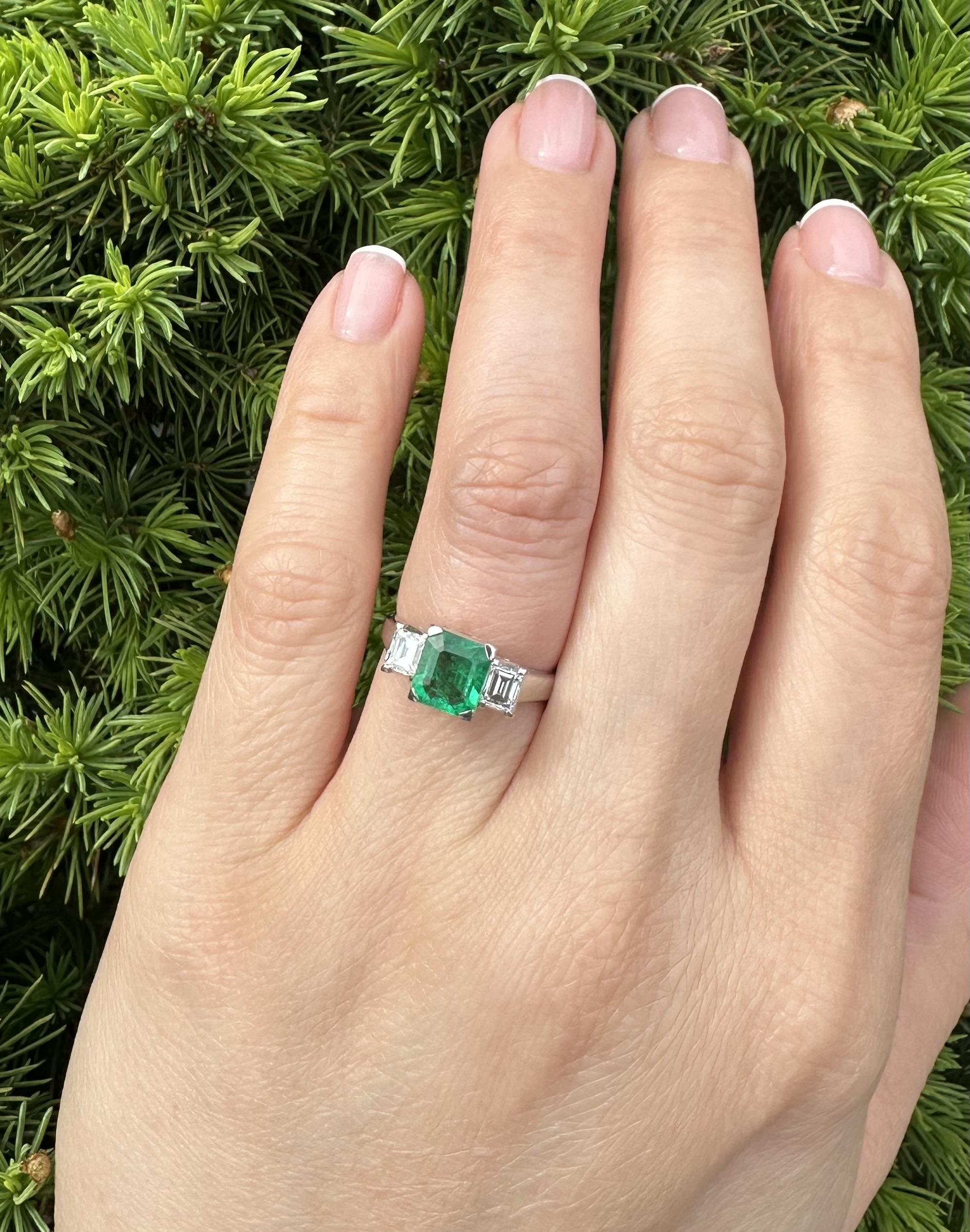 Platinum High Quality GIA 1.57ctw Step Emerald & Diamond Sides 3 Stone Ring For Sale 1