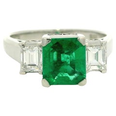 Platin High Quality GIA 1,57ctw Schritt Smaragd & Diamant Seiten 3 Stein Ring