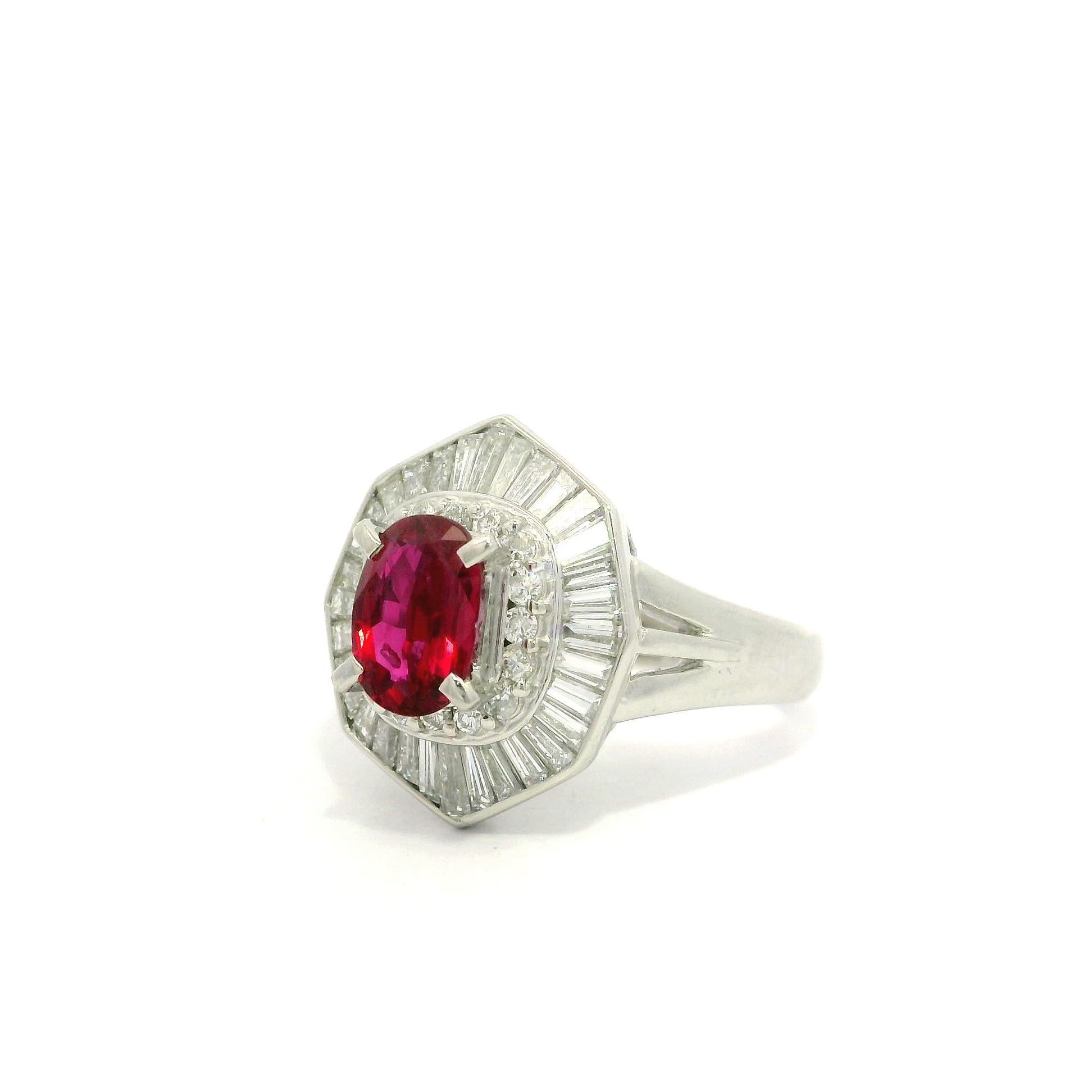 Platin Hohe Qualität GIA 2,22ct keine Hitze Oval Rubin Diamant Halo Ballerina Ring im Angebot 5