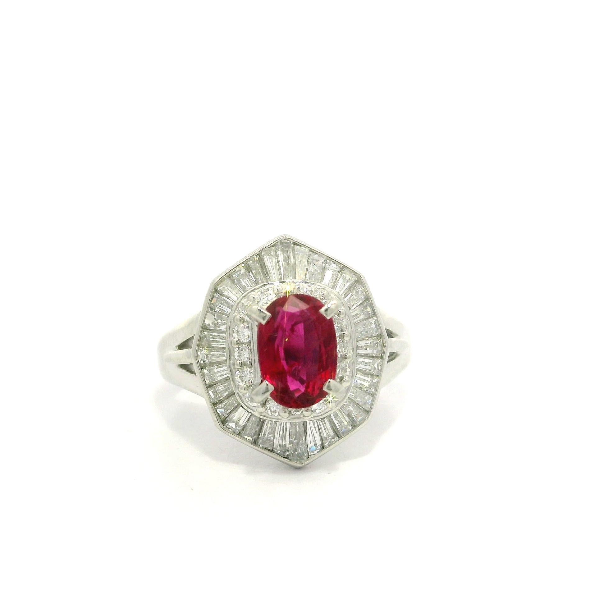 Platin Hohe Qualität GIA 2,22ct keine Hitze Oval Rubin Diamant Halo Ballerina Ring im Angebot 9