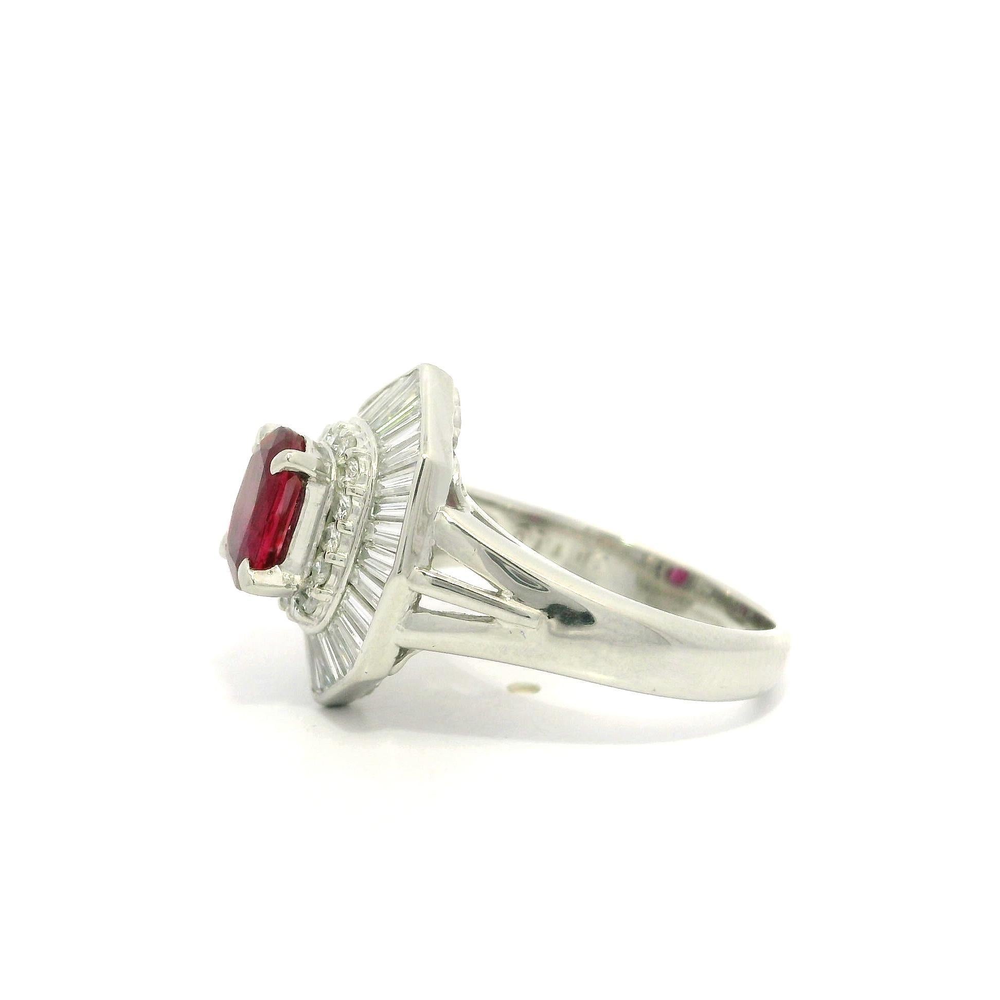 Platin Hohe Qualität GIA 2,22ct keine Hitze Oval Rubin Diamant Halo Ballerina Ring Damen im Angebot