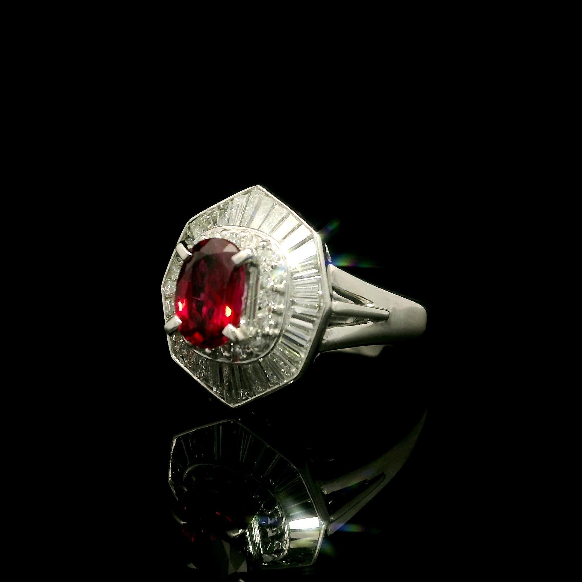 Platin Hohe Qualität GIA 2,22ct keine Hitze Oval Rubin Diamant Halo Ballerina Ring im Angebot 1