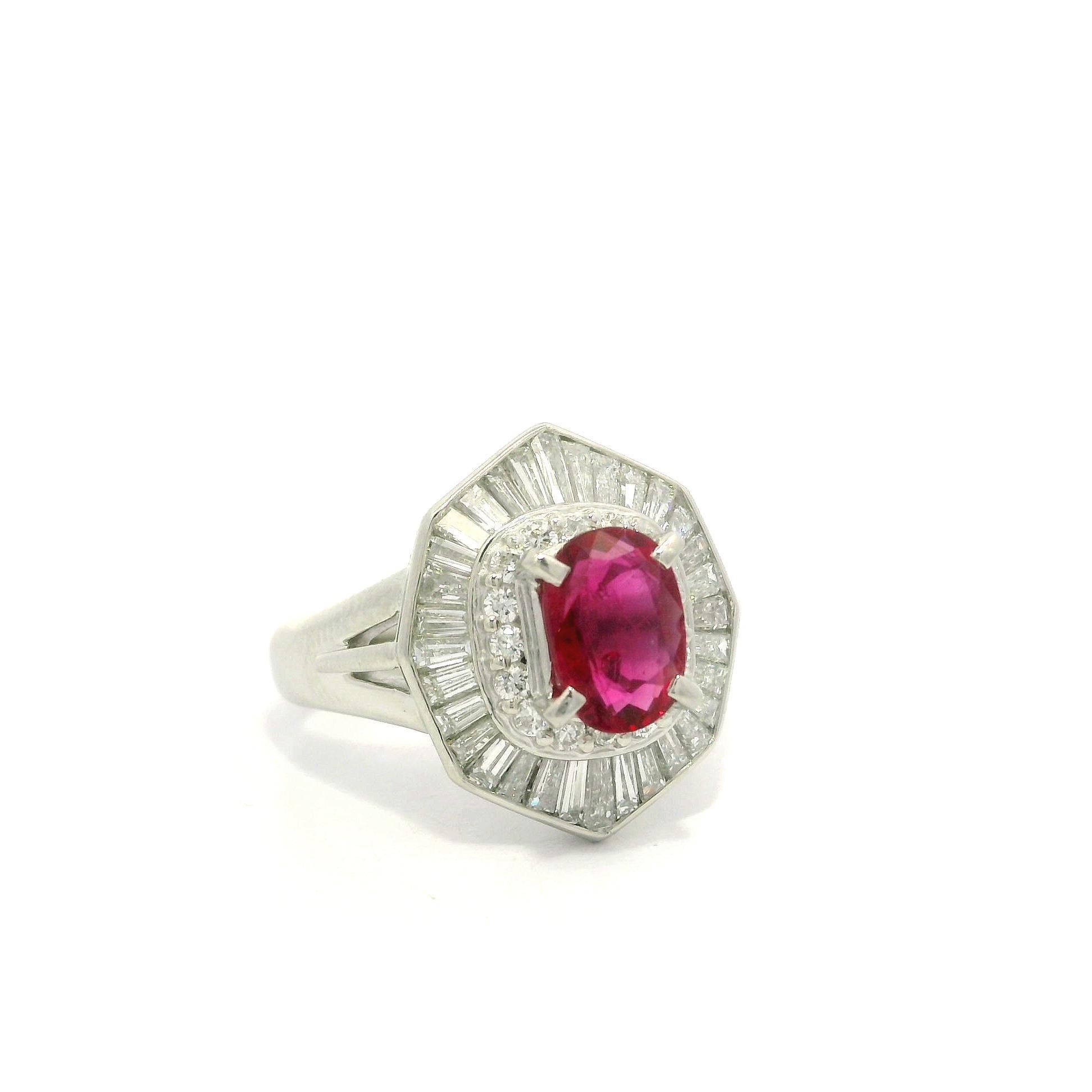 Platin Hohe Qualität GIA 2,22ct keine Hitze Oval Rubin Diamant Halo Ballerina Ring im Angebot 4