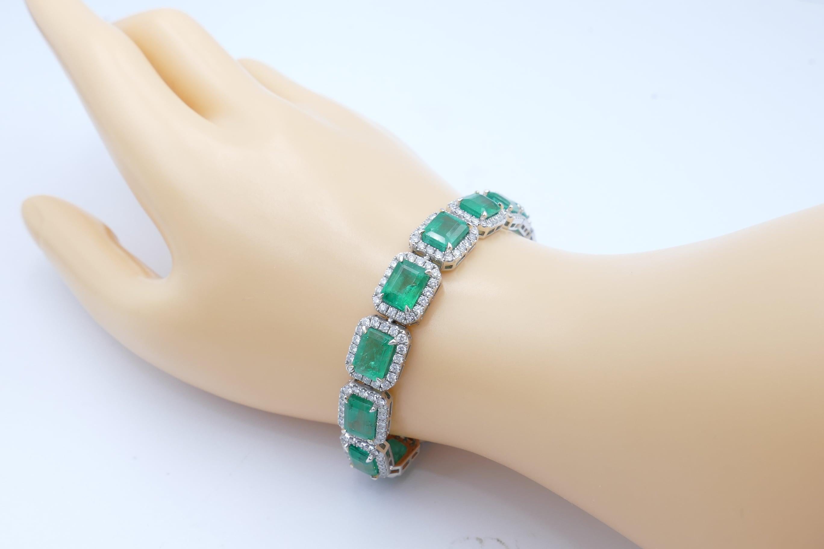 Platinum High Quality Multi Emerald and Diamond Bracelet For Sale 2