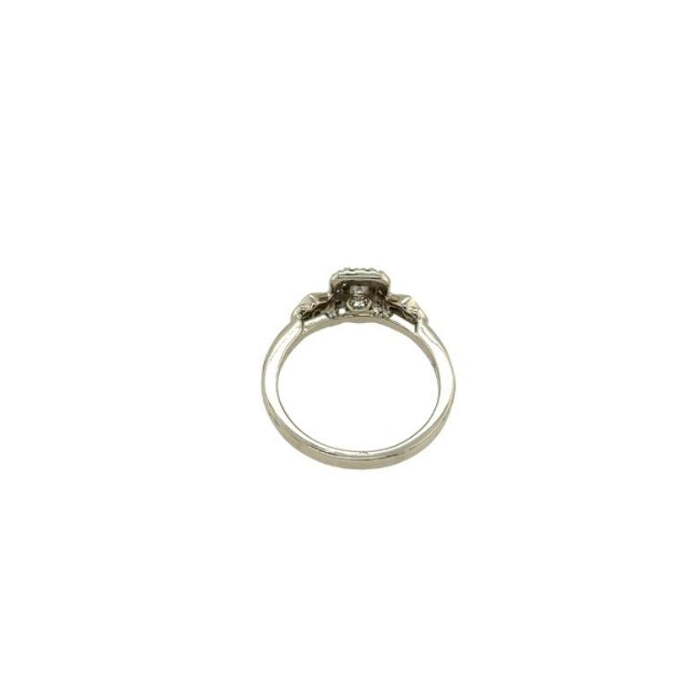 Platino IGI Cert. Anello a grappolo radiante da 0,27 ct G/H I1 con 0,23 ct di diamanti rotondi In condizioni ottime in vendita a London, GB