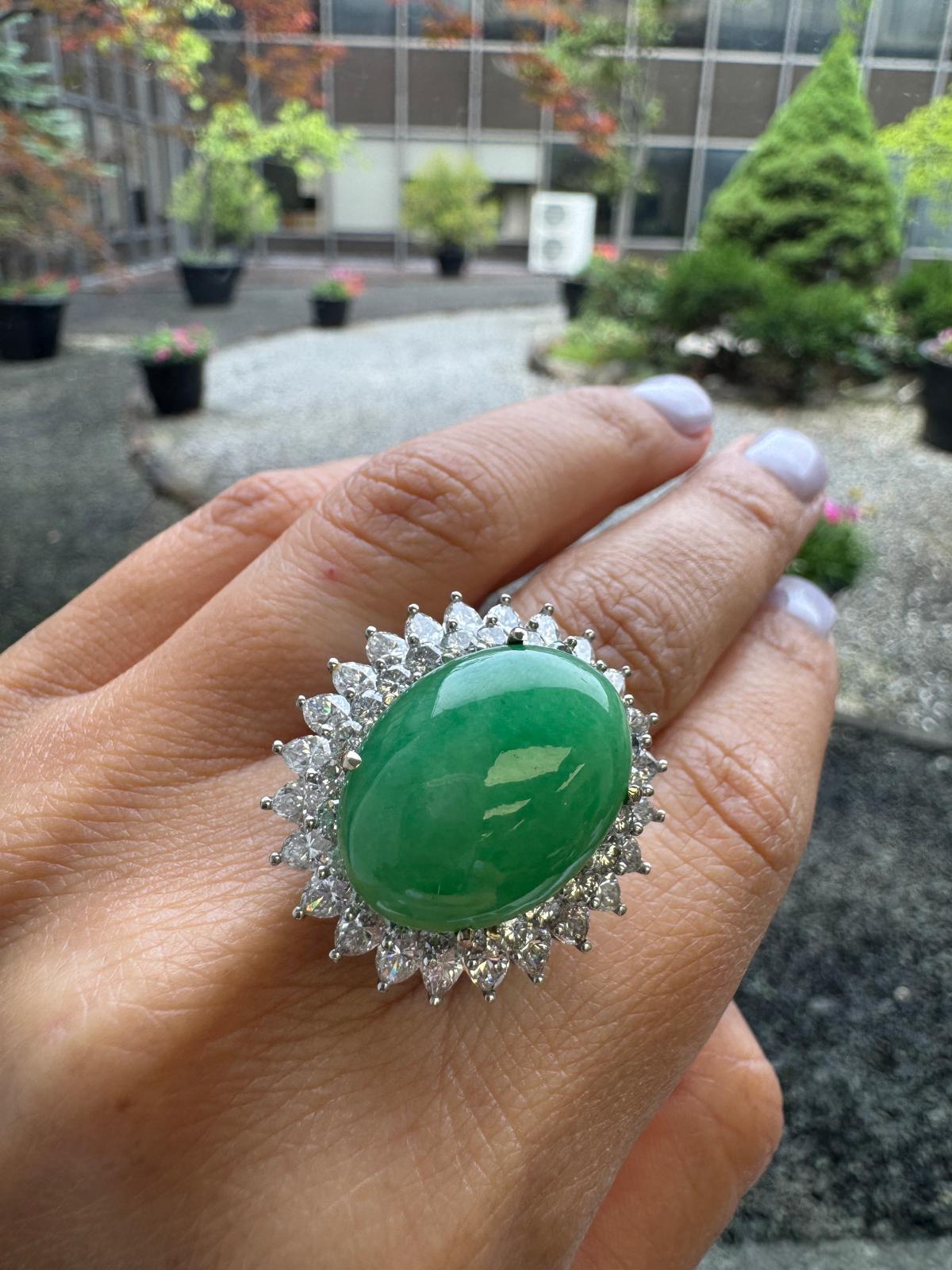Anello con cluster di giada e diamanti in platino in vendita 5