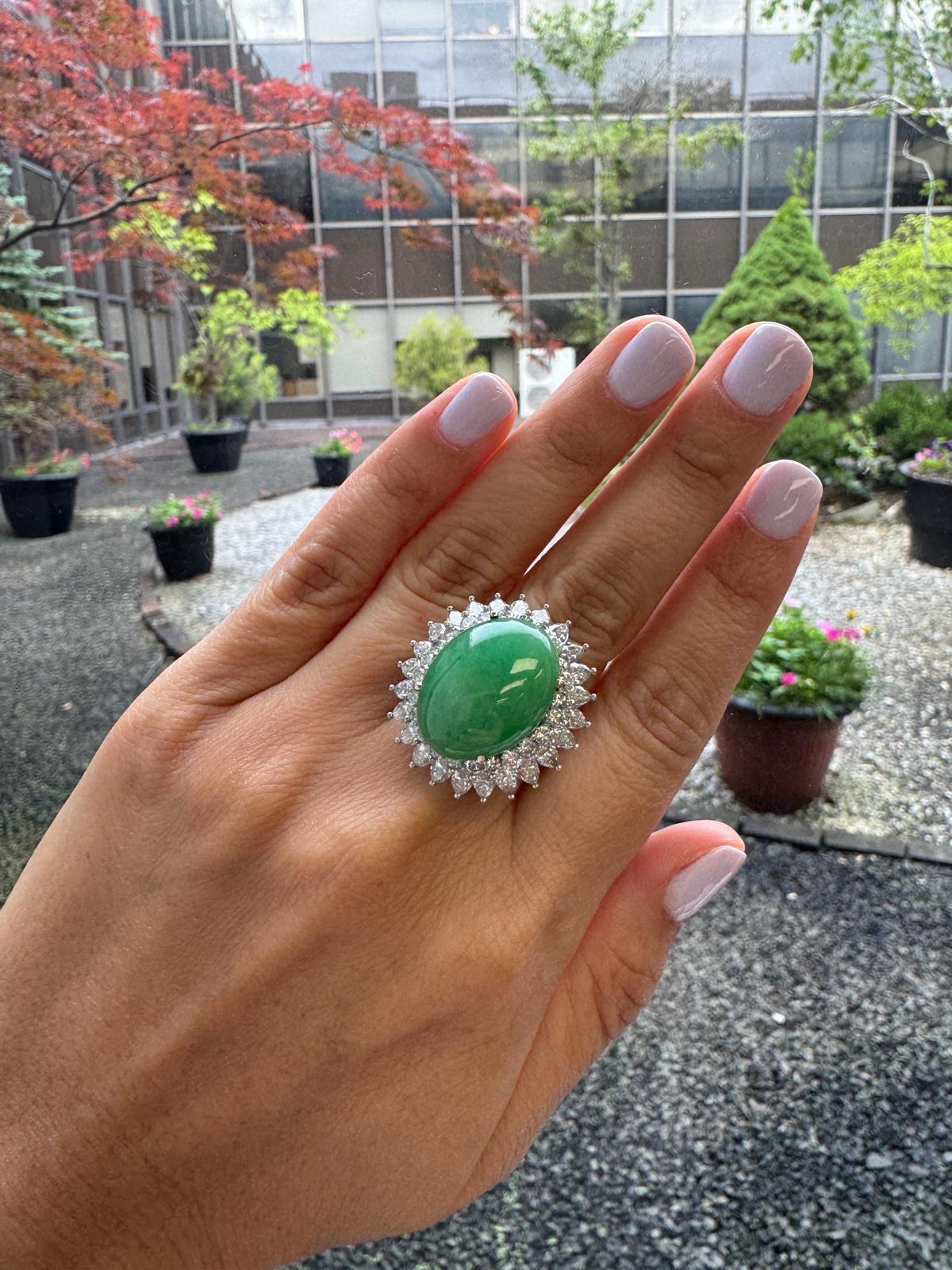 Anello con cluster di giada e diamanti in platino in vendita 7