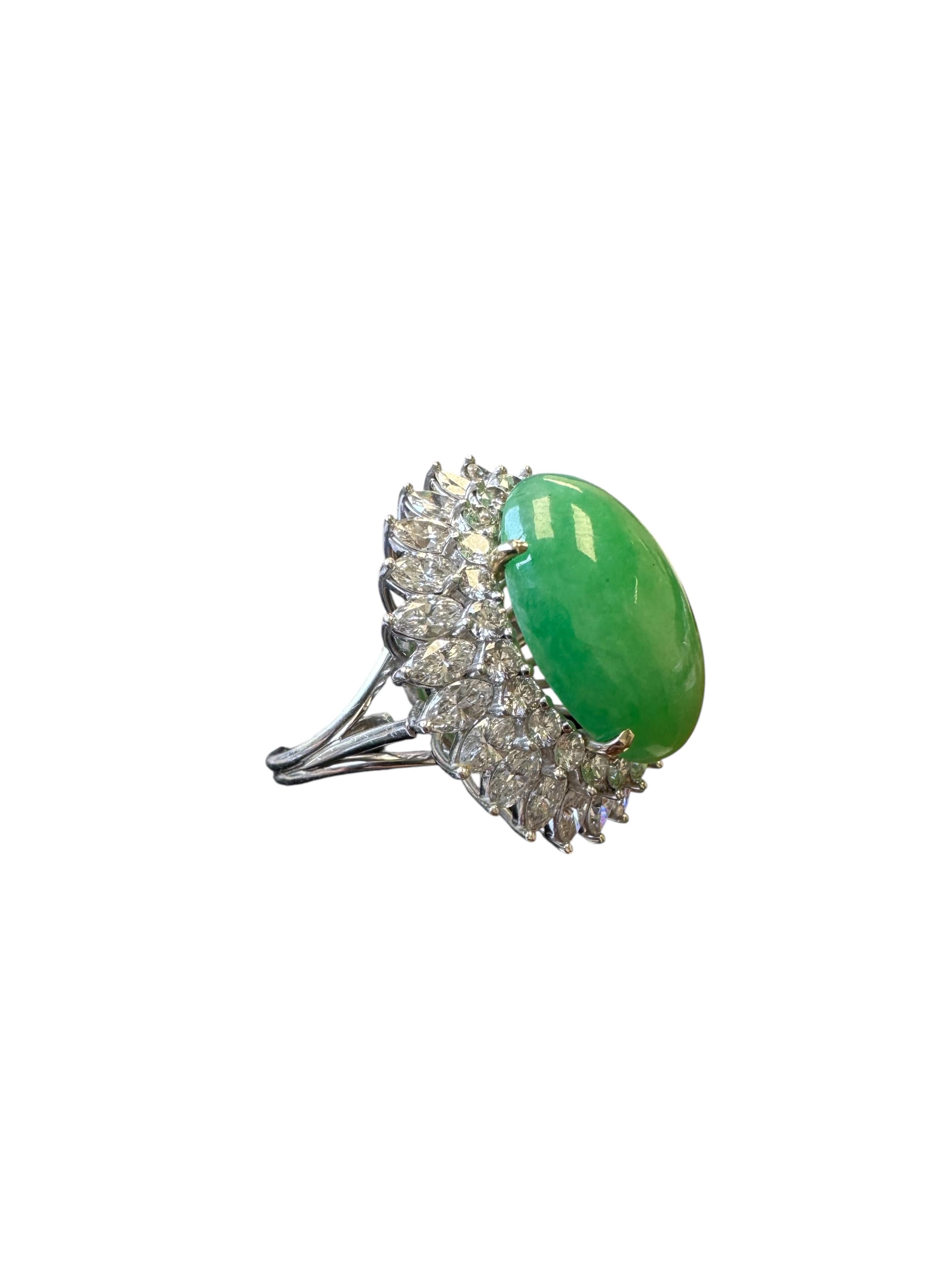 Anello con cluster di giada e diamanti in platino In condizioni ottime in vendita a Great Neck Plaza, NY