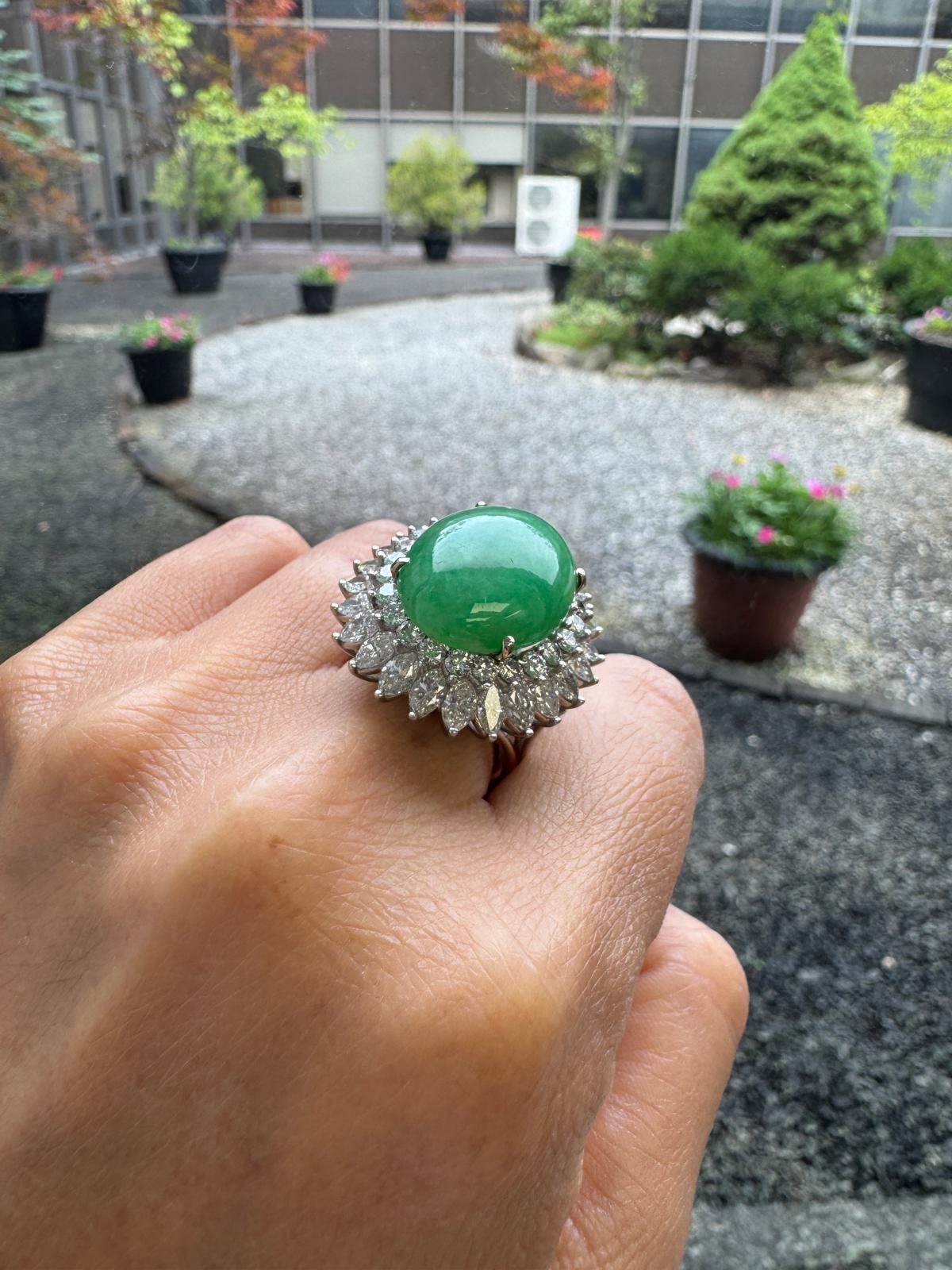 Anello con cluster di giada e diamanti in platino in vendita 4