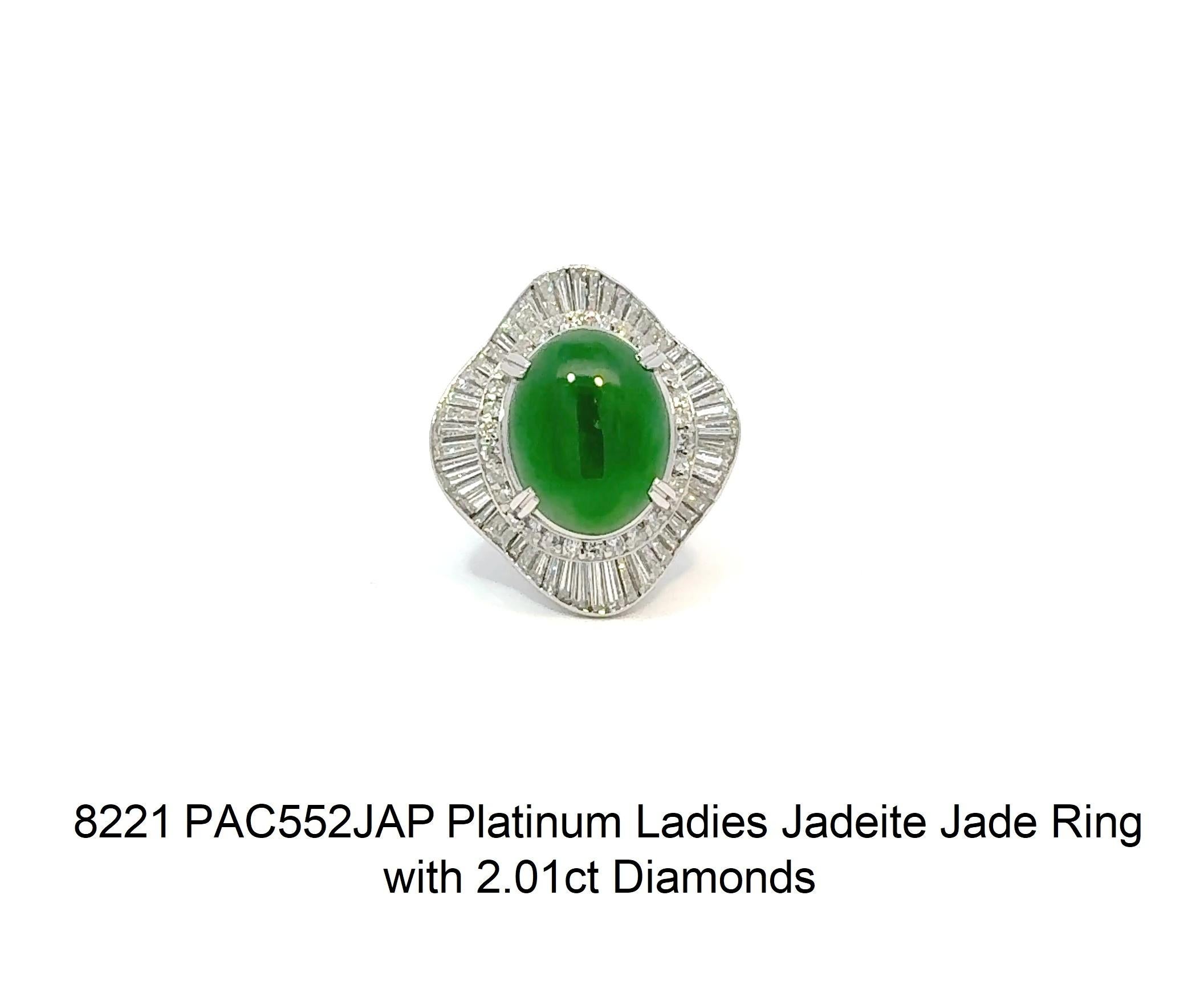 Anillo de platino y jadeíta con diamantes Cabujón en venta