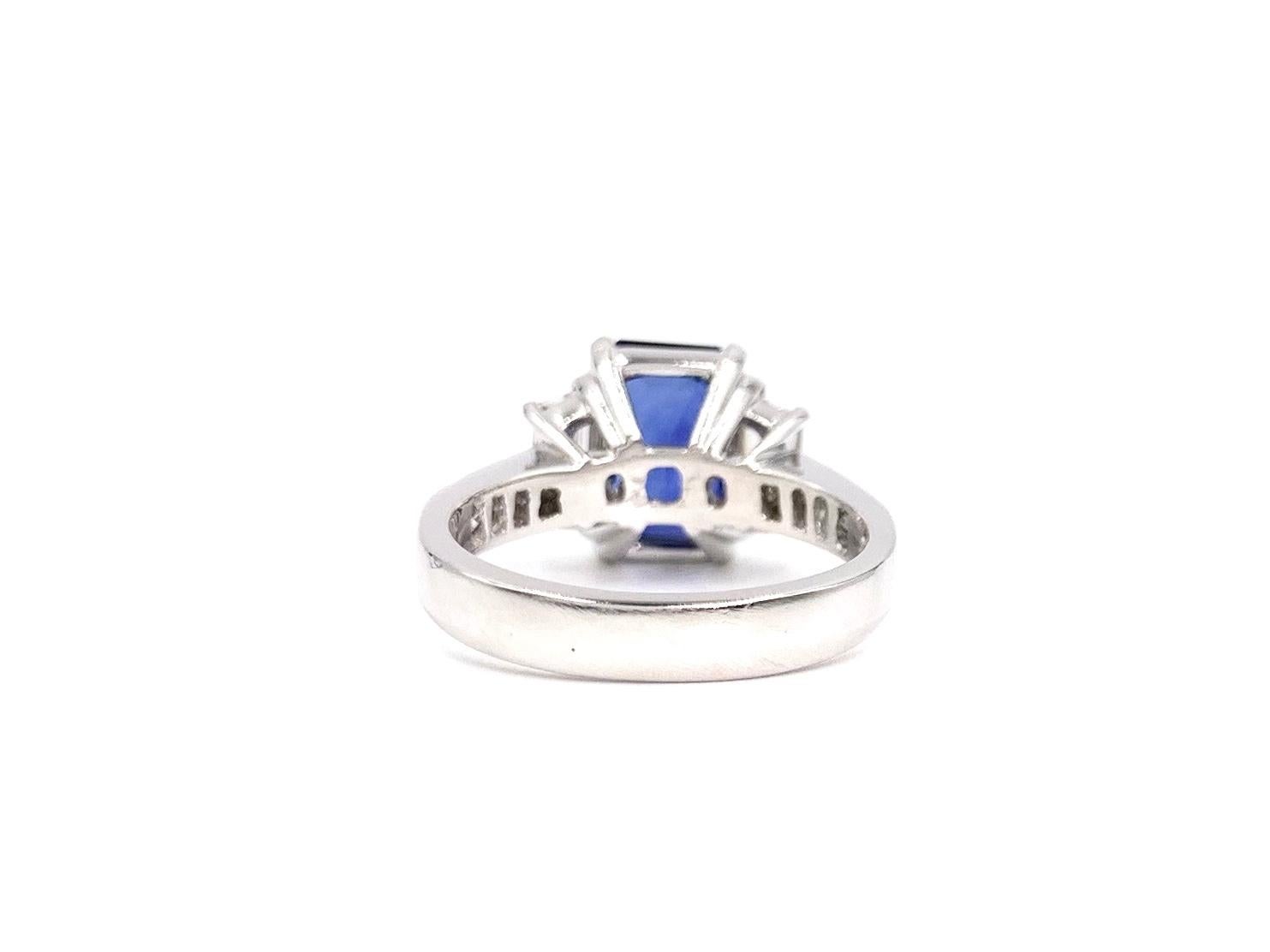 Contemporary Platinum JB Star 3.22 Carat Sapphire and Diamond Ring For Sale