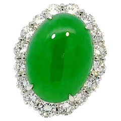 Anello di giadeite da donna in platino con diamanti