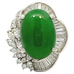 Anello di giadeite da donna in platino con diamanti