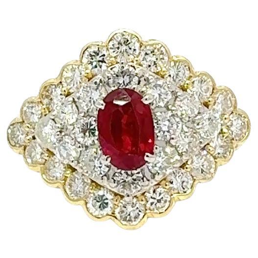 Anello da donna in platino con rubino e diamanti in vendita