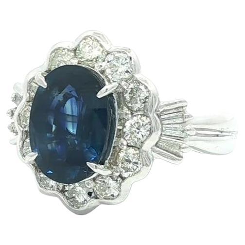 Anello in platino con zaffiro blu reale ovale di 5,19 ct GIA e diamante a raggiera