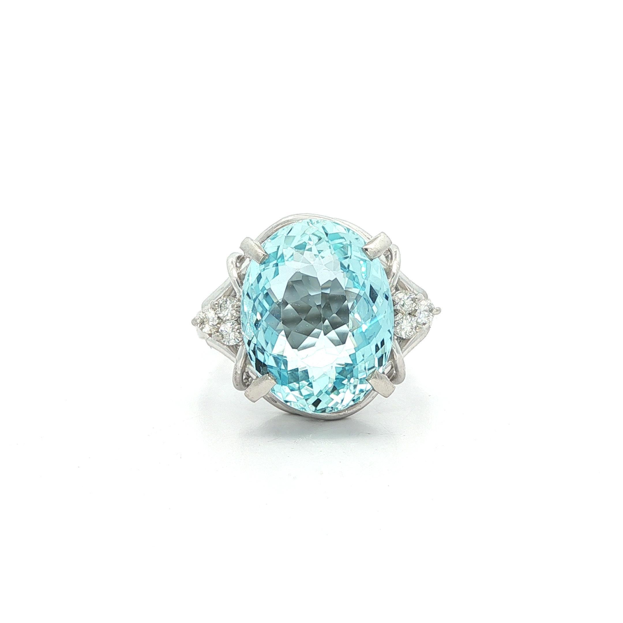 Women's Platinum Large Oval Blue Aquamarine w/ Diamond Accents 5.59ctw Ring For Sale