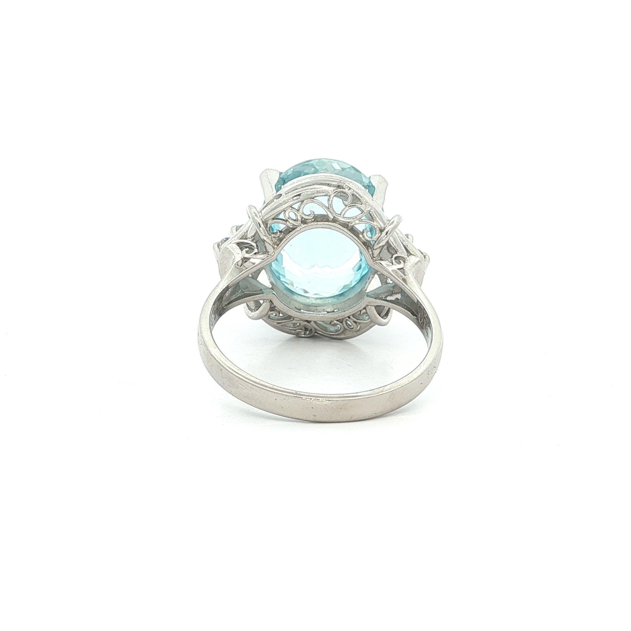 Platinum Large Oval Blue Aquamarine w/ Diamond Accents 5.59ctw Ring For Sale 3