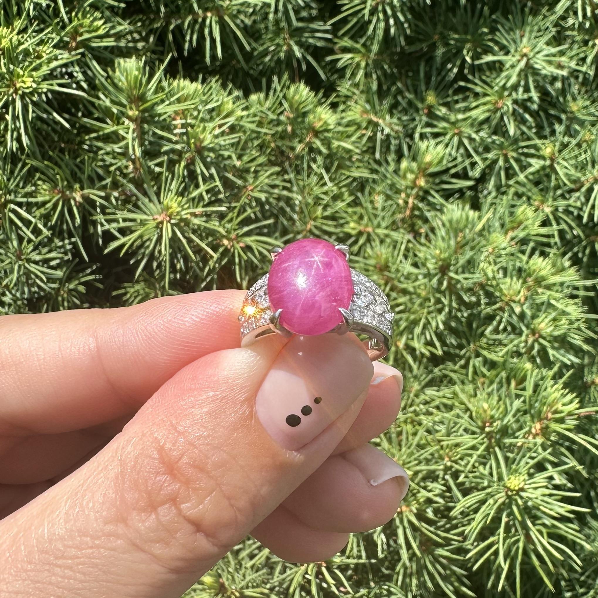 Anello cocktail in platino con cabochon ovale grande e stella di rubino da 0,44 carati con diamante in vendita 8