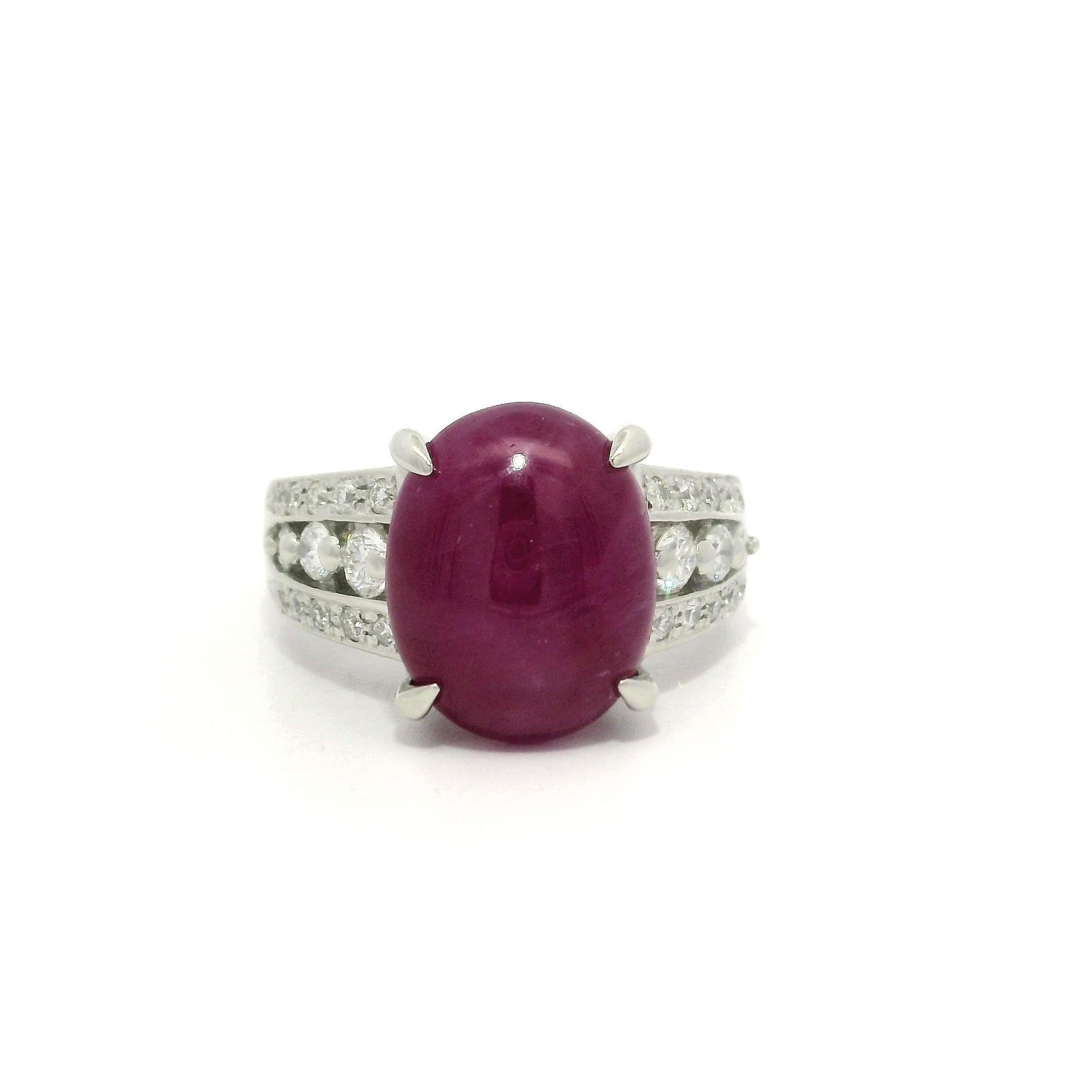 Anello cocktail in platino con cabochon ovale grande e stella di rubino da 0,44 carati con diamante in vendita 9