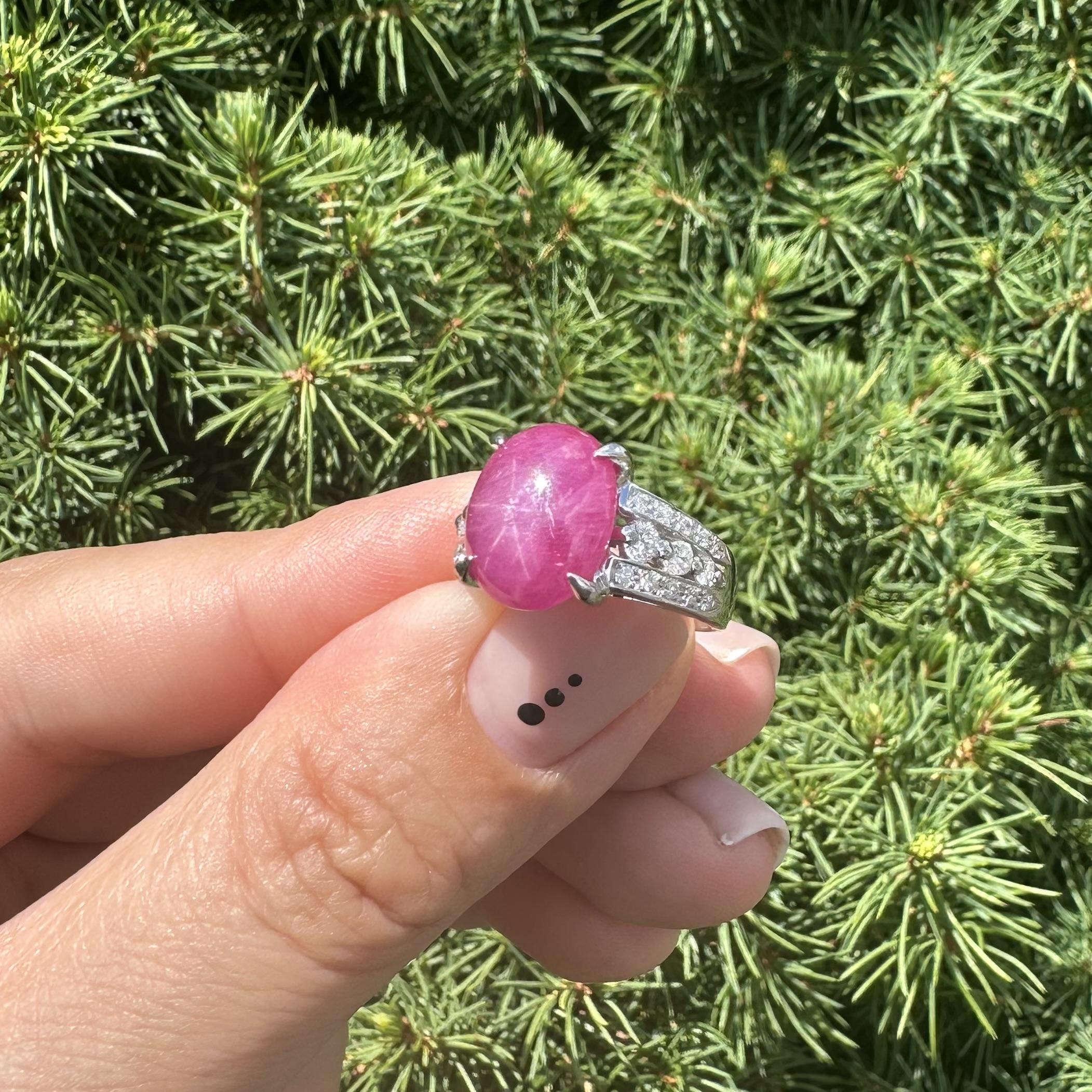 Anello cocktail in platino con cabochon ovale grande e stella di rubino da 0,44 carati con diamante in vendita 12