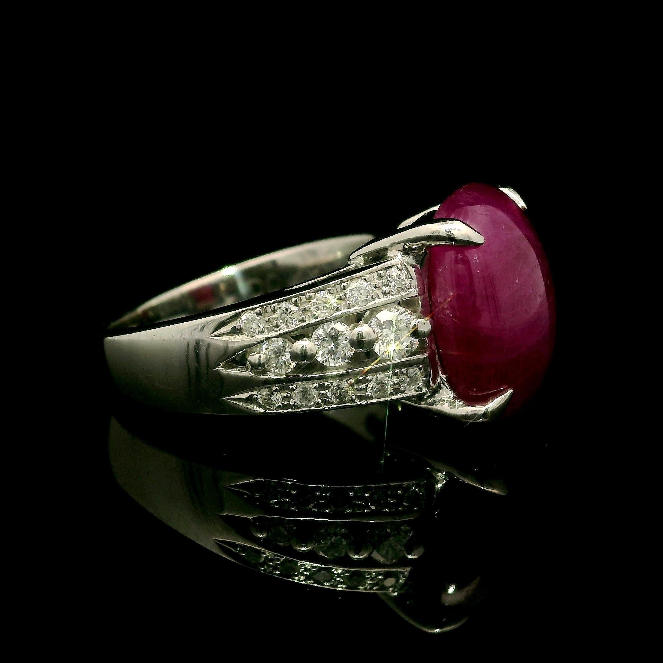 Anello cocktail in platino con cabochon ovale grande e stella di rubino da 0,44 carati con diamante in vendita 1
