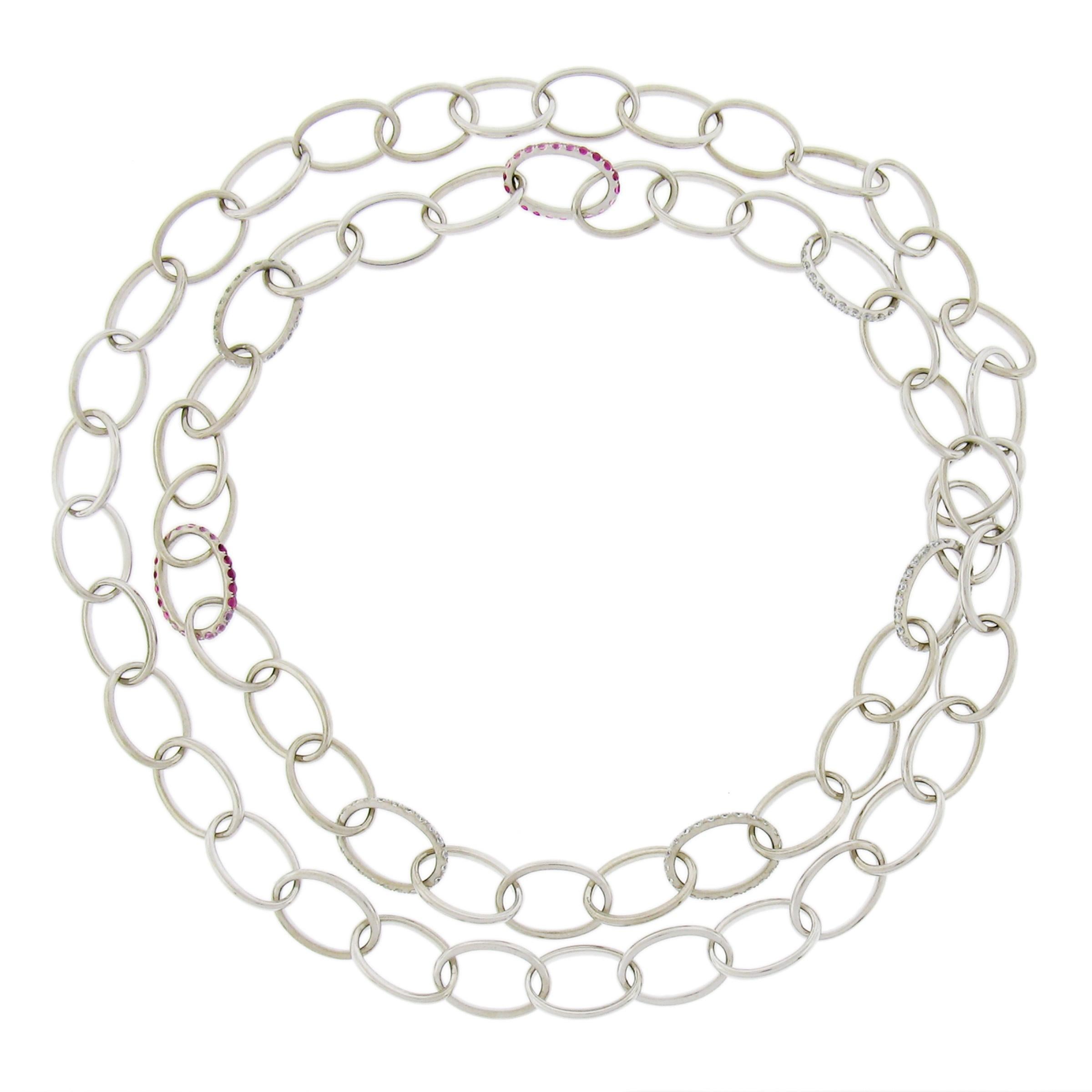 Long collier à maillons ovales ouverts de 29 pouces avec diamants et pierres roses Unisexe en vente