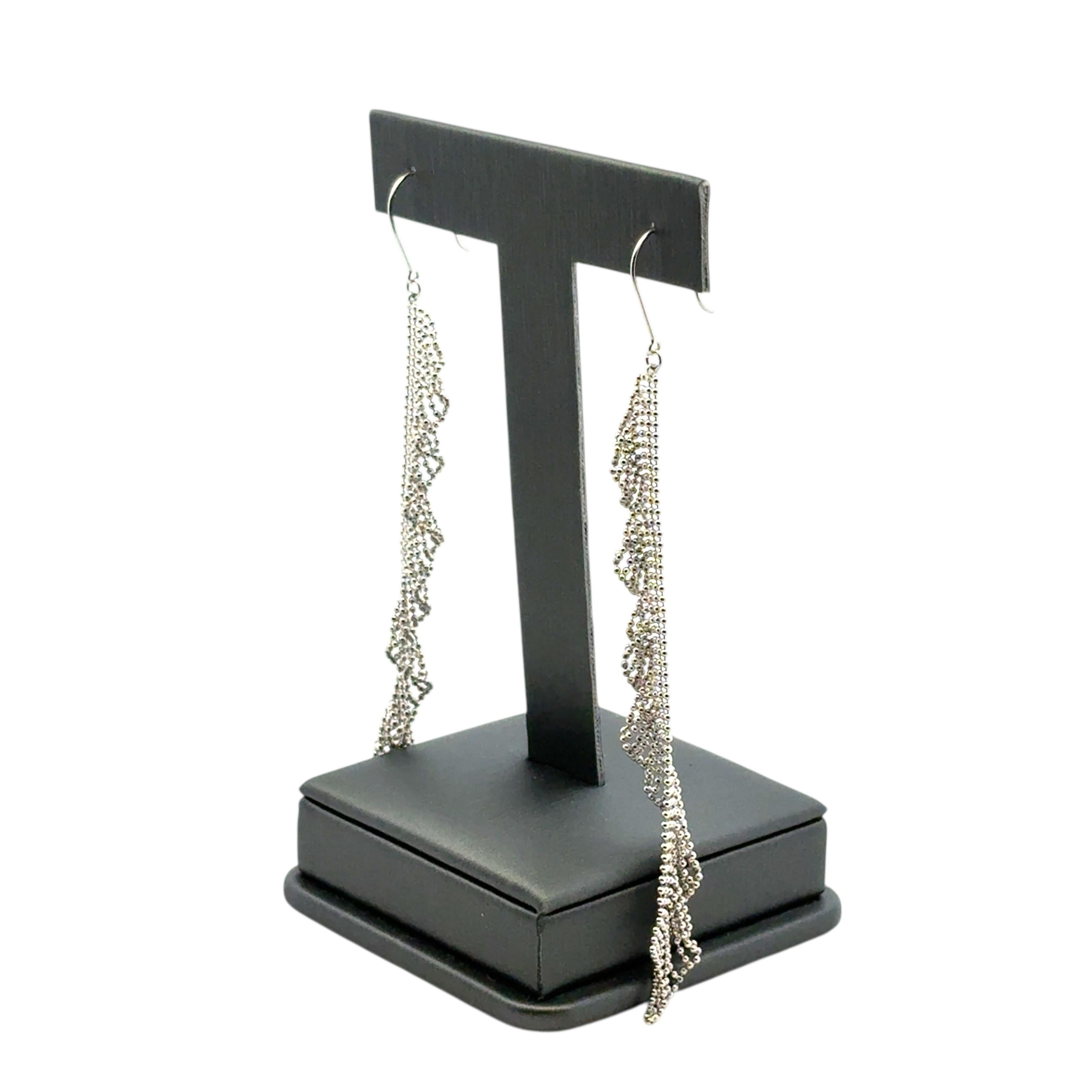 Platinum Long Dangle Chain Earrings In Excellent Condition For Sale In Boca Raton, FL