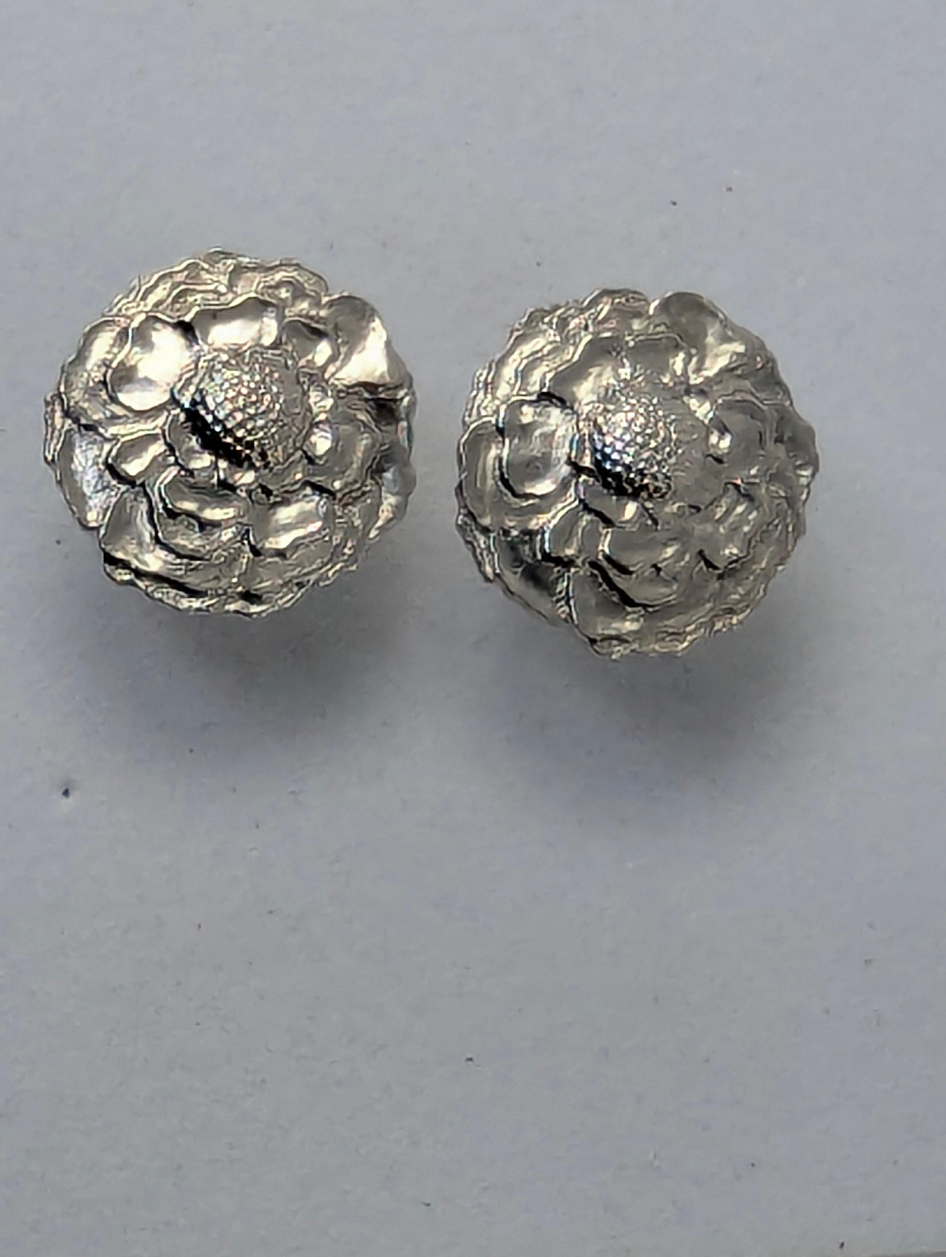 Clous d'oreilles platine et or rose en vente 8