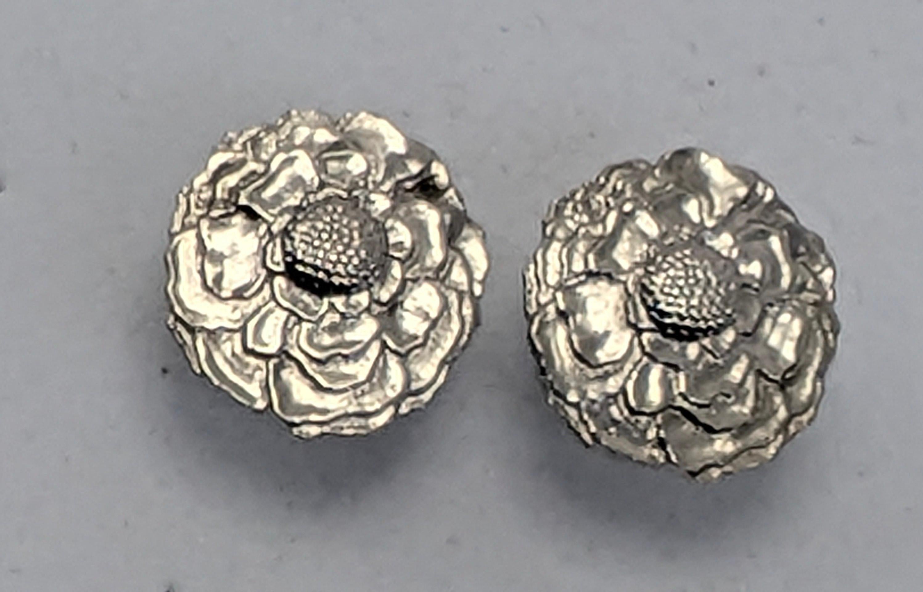 Clous d'oreilles platine et or rose Neuf - En vente à New York, NY