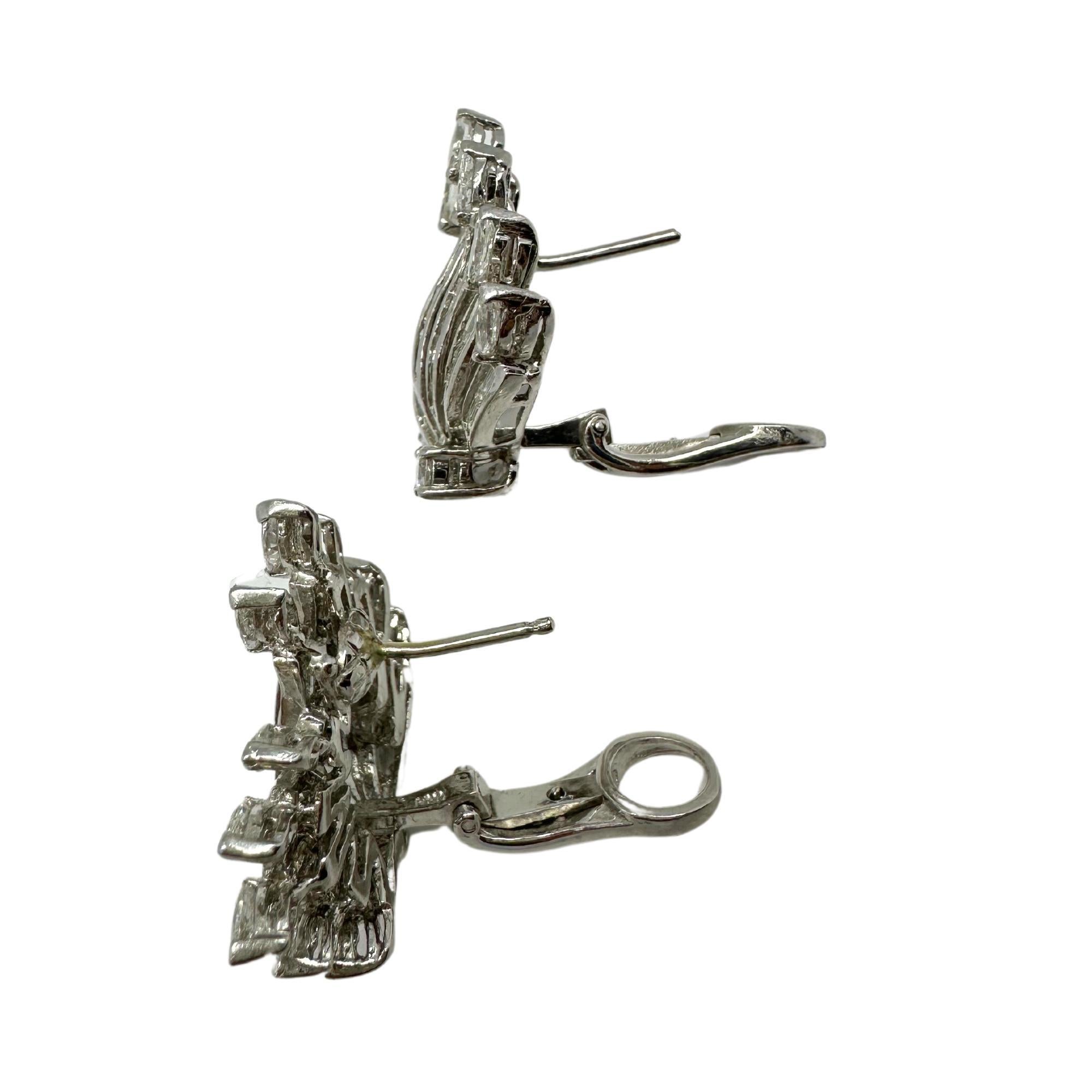 Boucles d'oreilles en platine avec diamants taillés en marquise et en baguette Pour femmes en vente