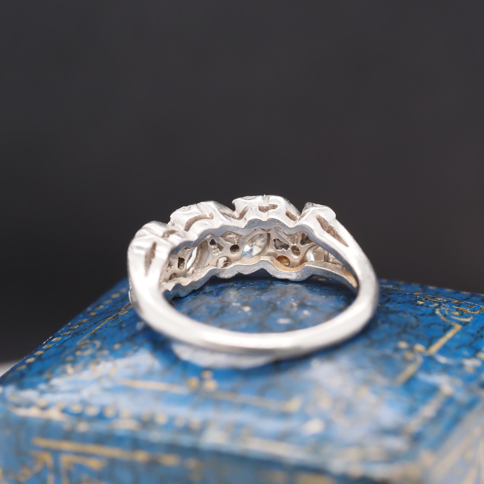 Platin-Hochzeitsring mit Marquise- und rundem Diamanten im Zustand „Gut“ im Angebot in Atlanta, GA