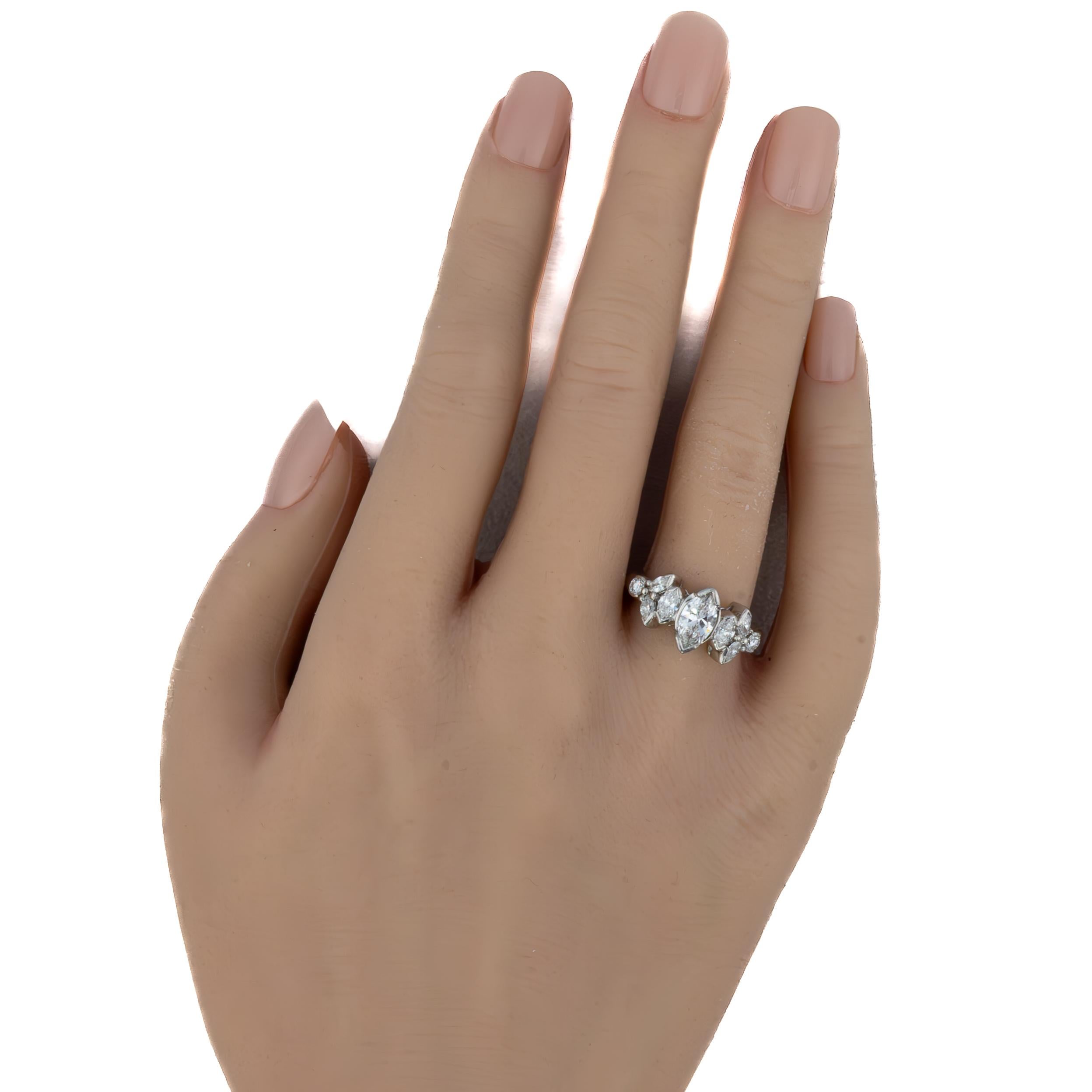 Platinum Marquise & Brilliant Cut Diamond Band (Retro) im Angebot